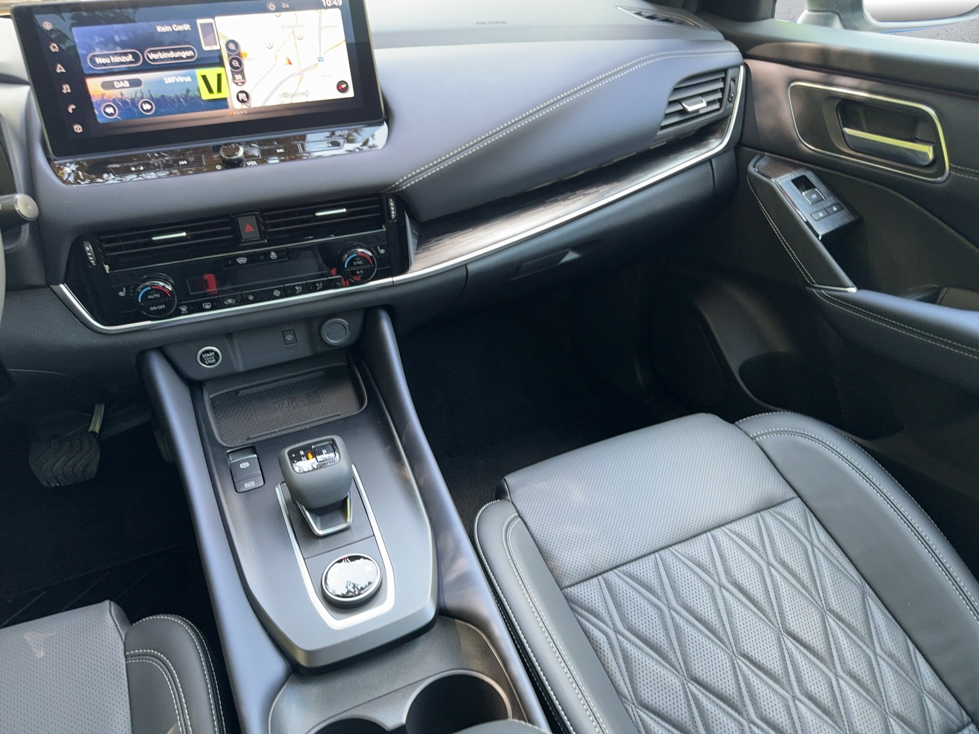NISSAN Qashqai 1.3 MHEV Tekna+ 4x4-image-14