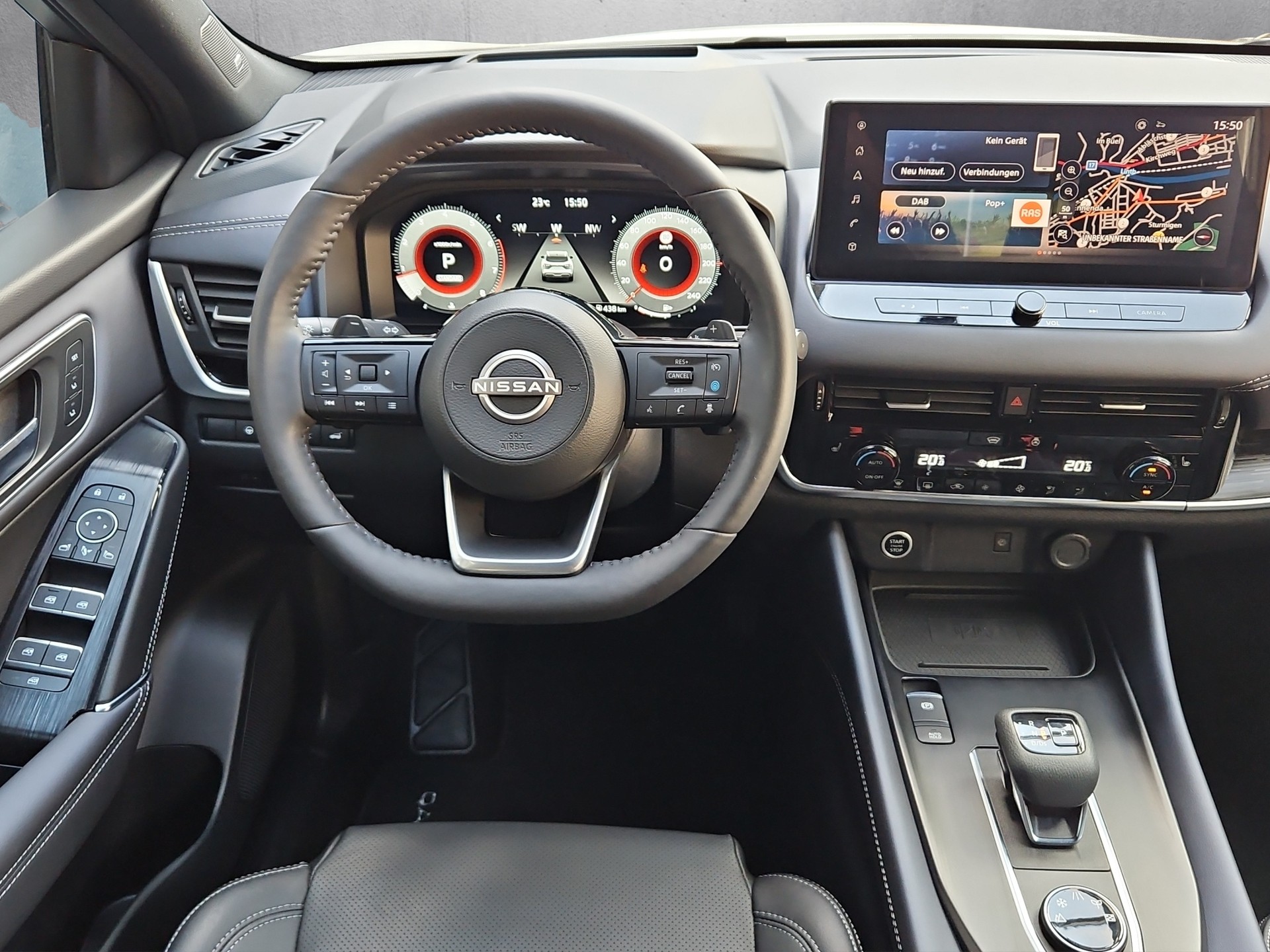 NISSAN Qashqai 1.3 MHEV Tekna+ 4x4-image-12