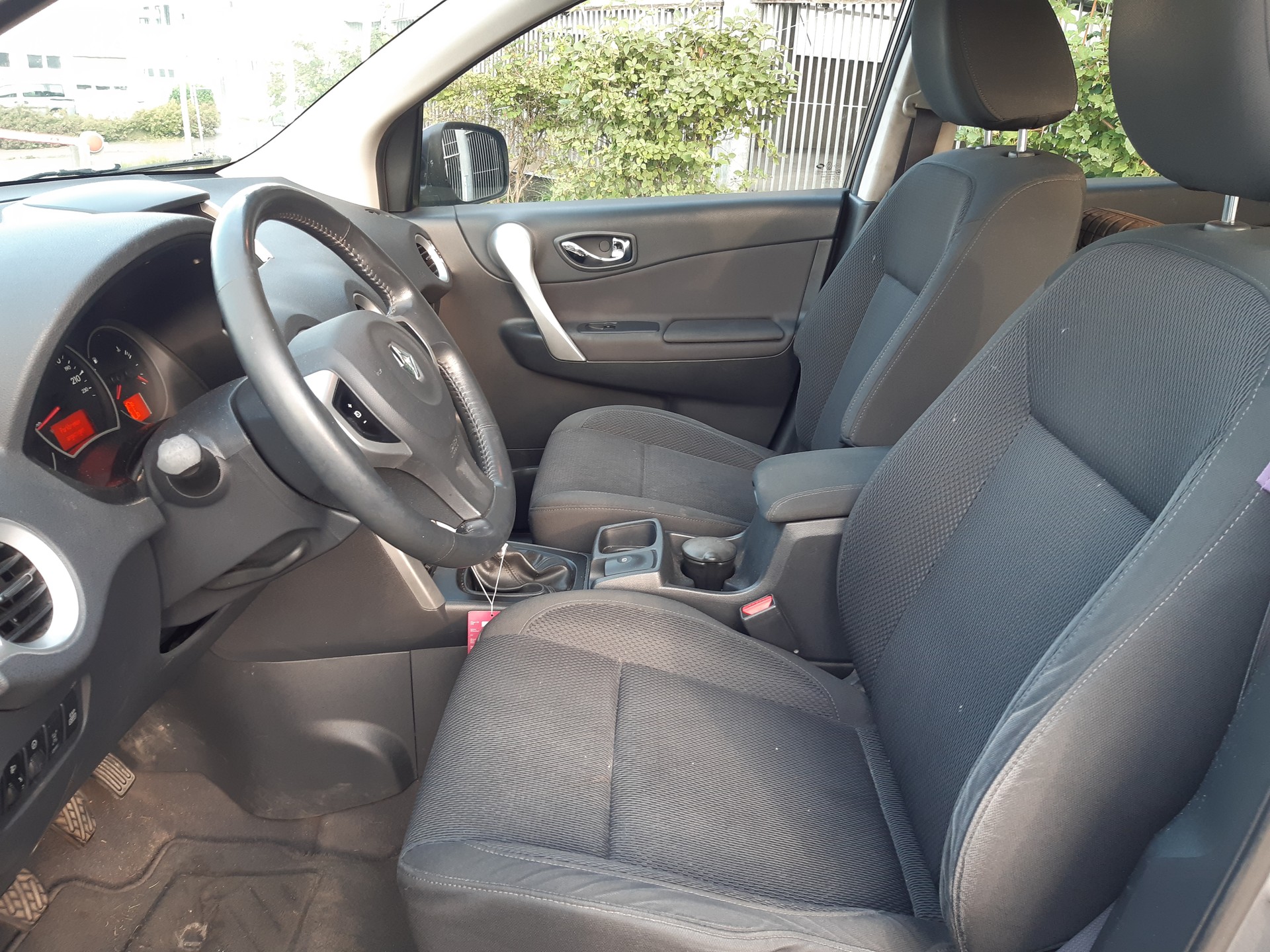 RENAULT Koleos 2.5 Dynamique Elégance 4x4-image-10