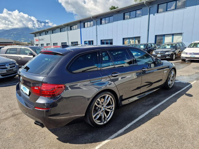 BMW M550d Touring xDrive Steptronic-image-4