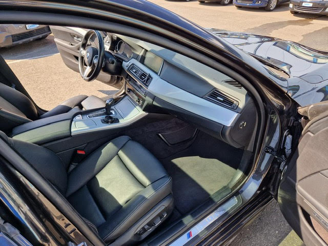 BMW M550d Touring xDrive Steptronic-image-12