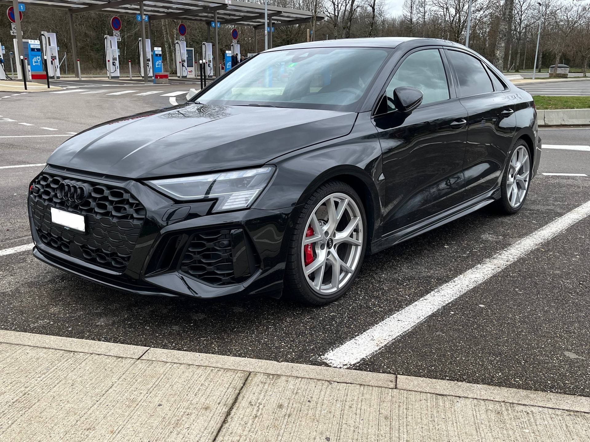 AUDI RS3 Limousine 8Y-image-1