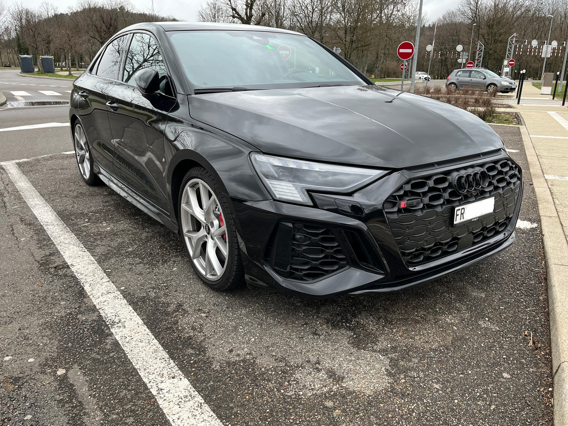 AUDI RS3 Limousine 8Y-image-2