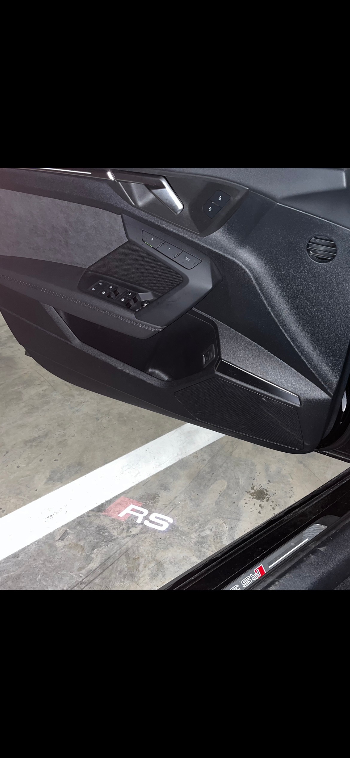 AUDI RS3 Limousine 8Y-image-16