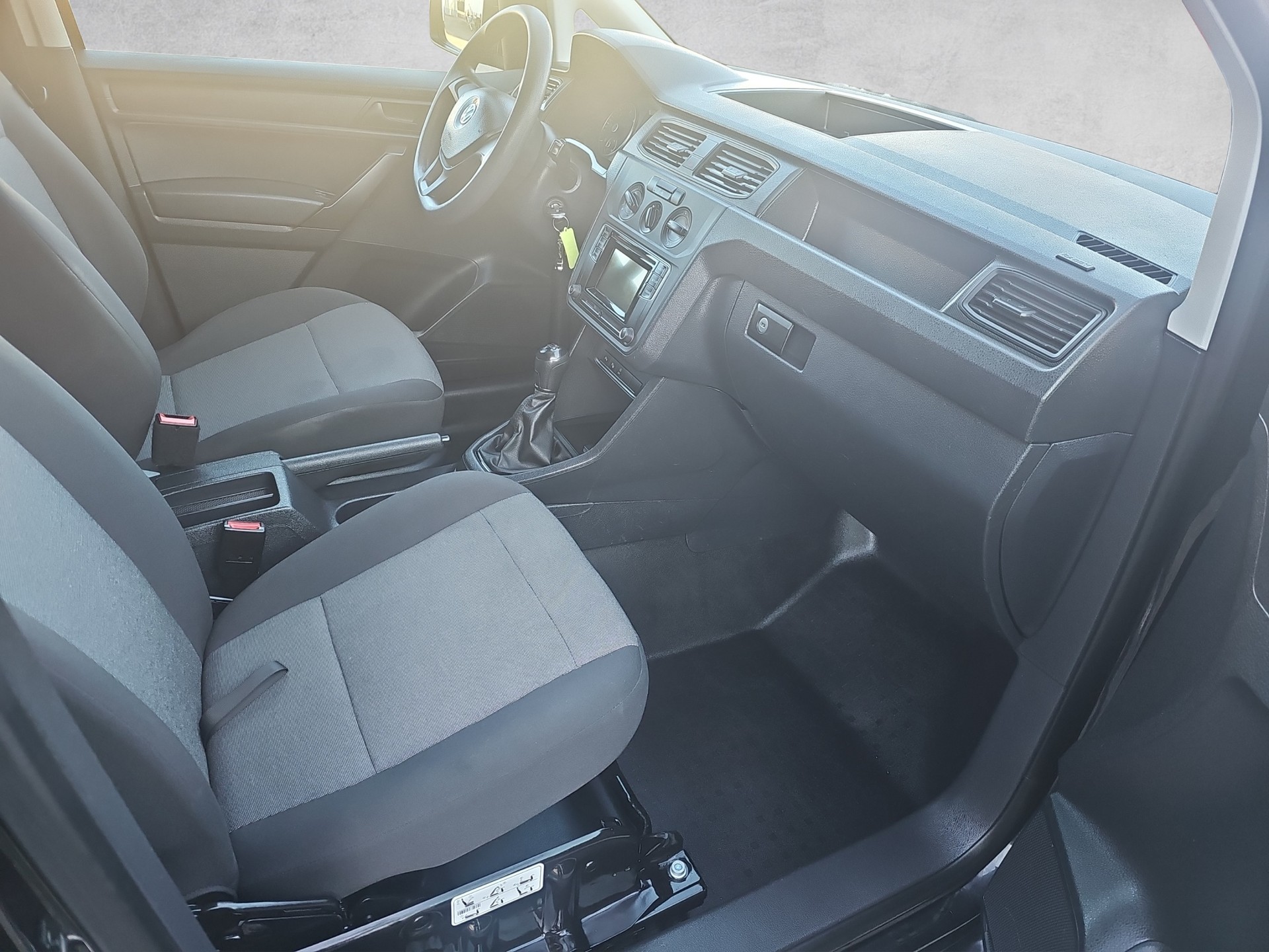 VW Caddy Maxi 2.0TDI Entry BlueMotion Technology-image-6