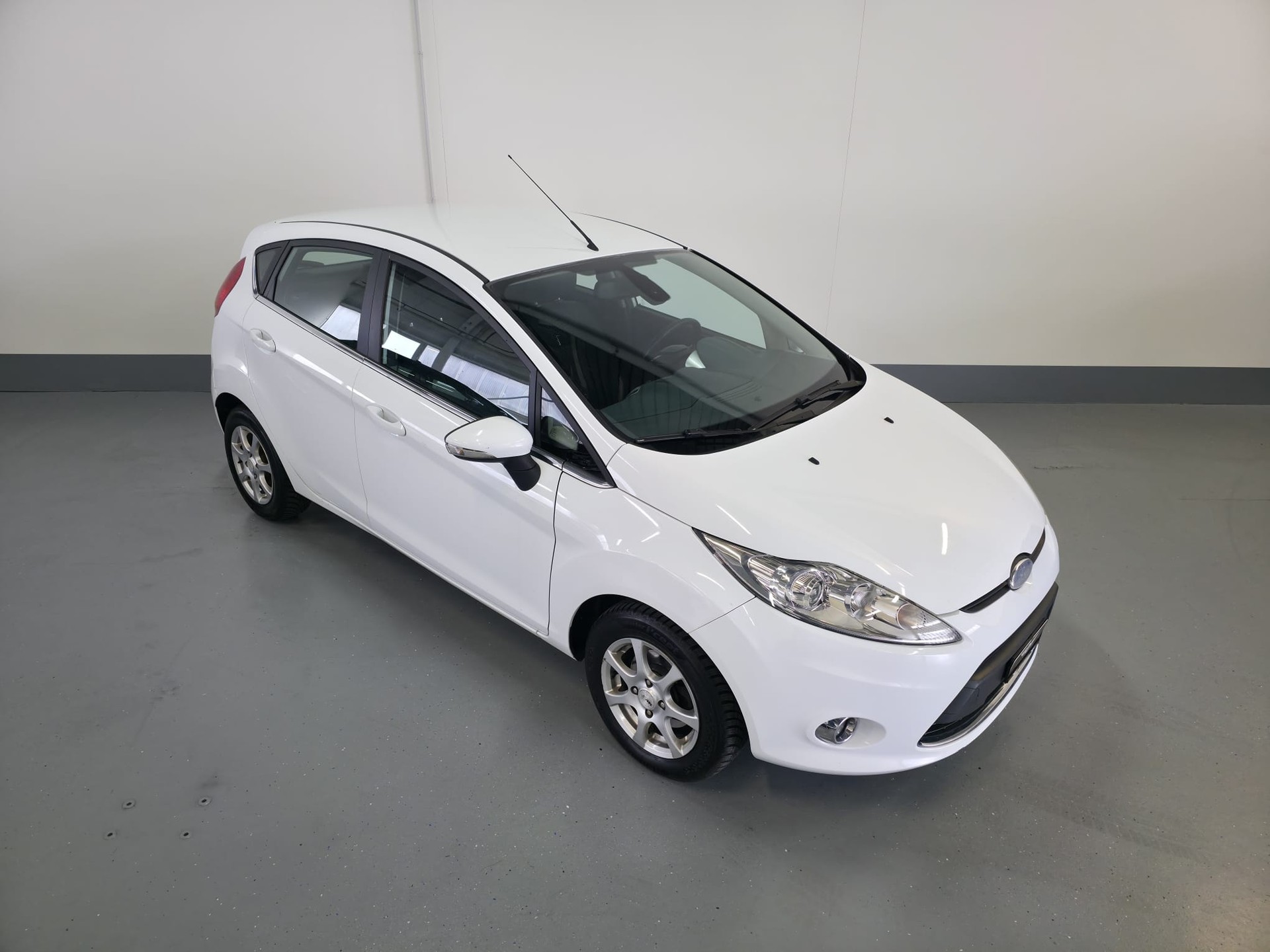 FORD Fiesta 1.6 16V Titanium-image-0