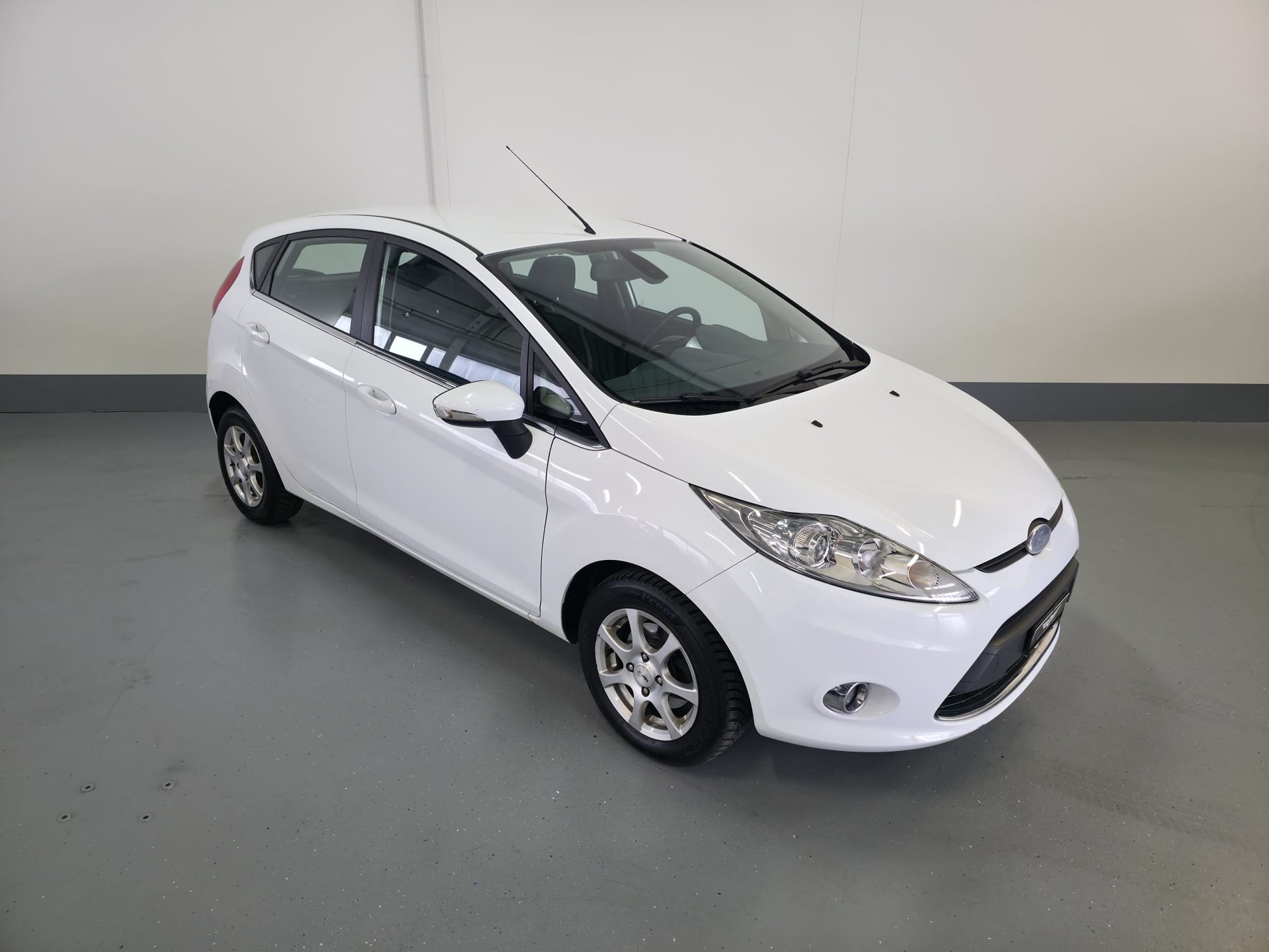FORD Fiesta 1.6 16V Titanium-image-1