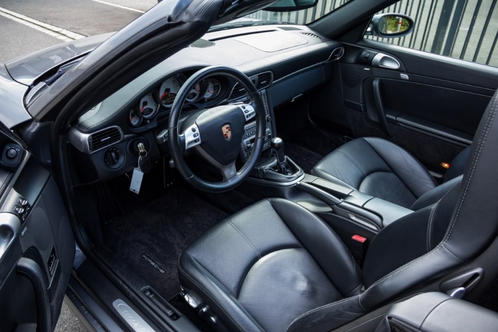 PORSCHE Carrera S Cabrio 997-image-3