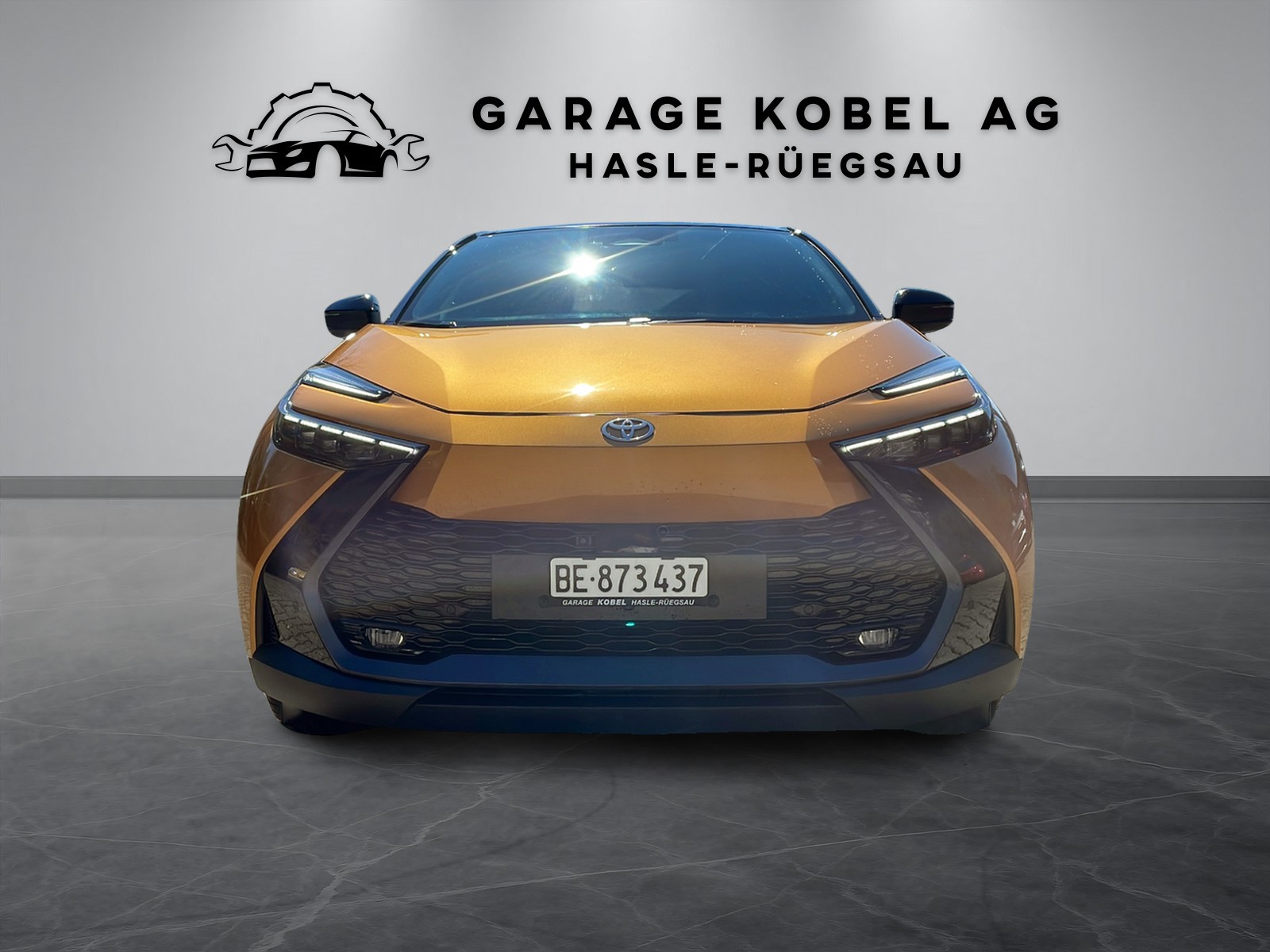 TOYOTA C-HR 2.0 HSD CVT Style Premiere 4WD-showroom-element-1