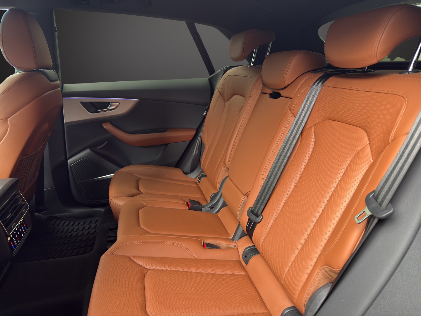AUDI Q8 45 TDI quattro tiptronic-image-11