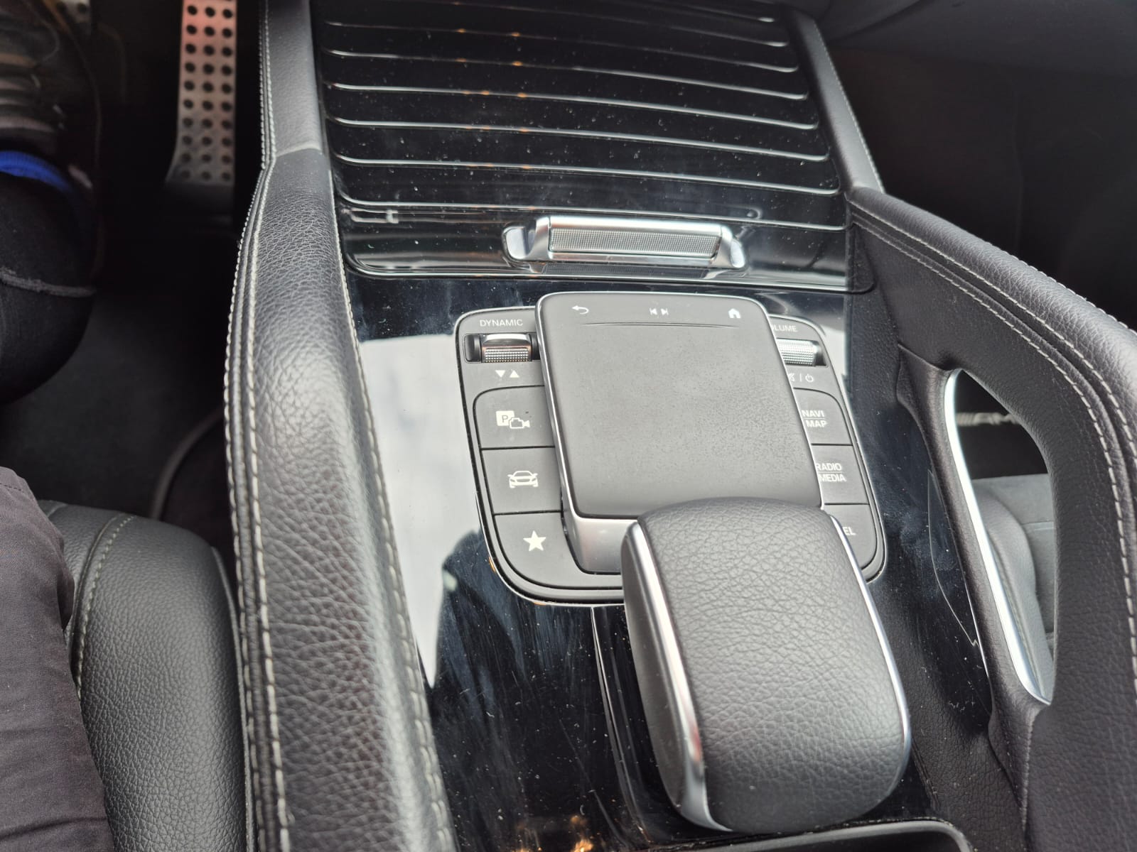 MERCEDES-BENZ GLE 300 d 4Matic AMG Line 9G-Tronic-image-15
