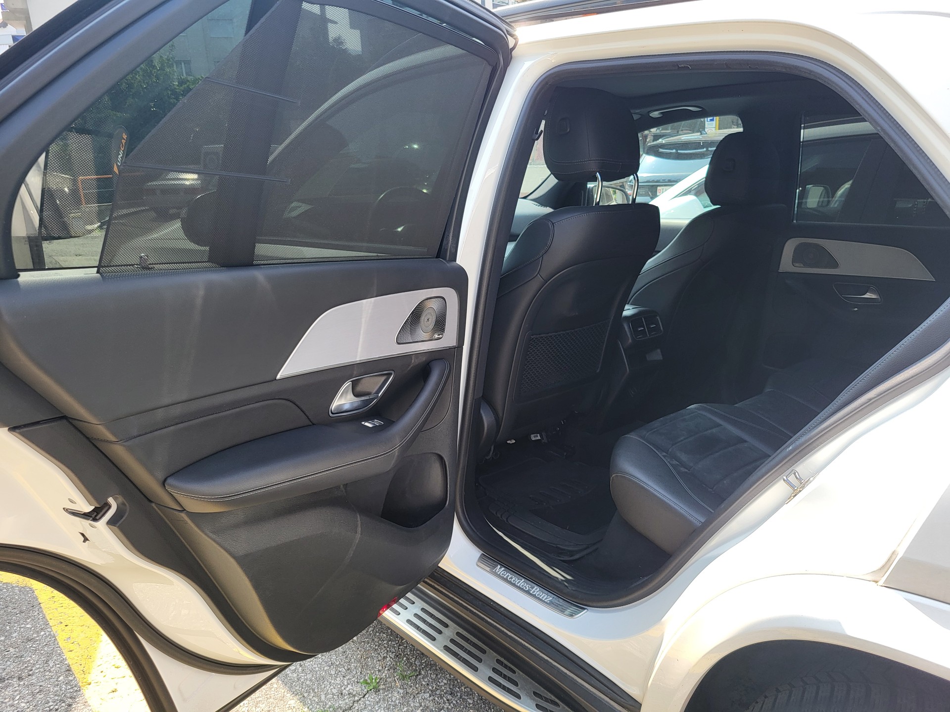 MERCEDES-BENZ GLE 300 d 4Matic AMG Line 9G-Tronic-image-23