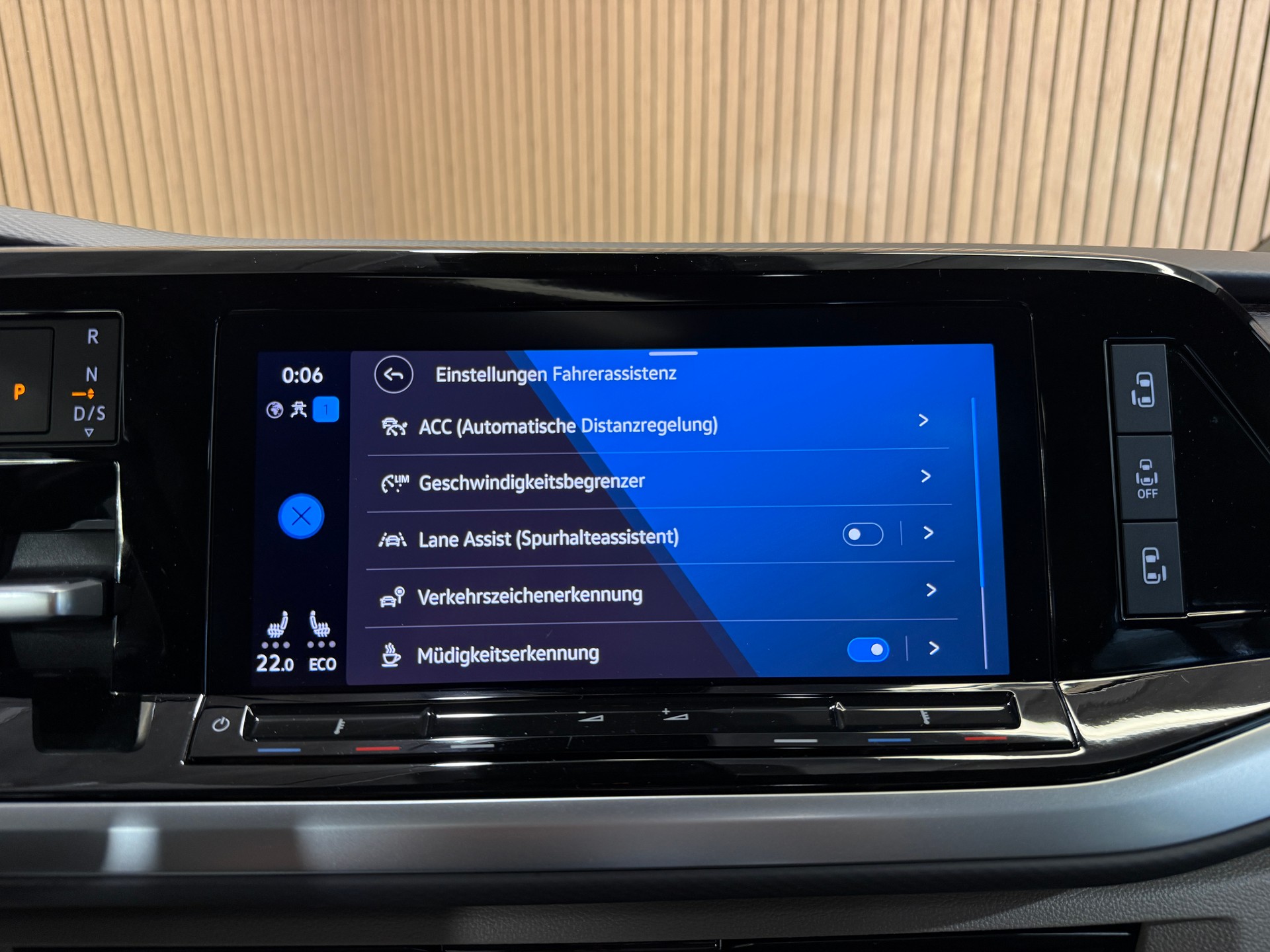 VW Multivan 1.4 eHybrid Style DSG Lang *7Sitze*-image-16