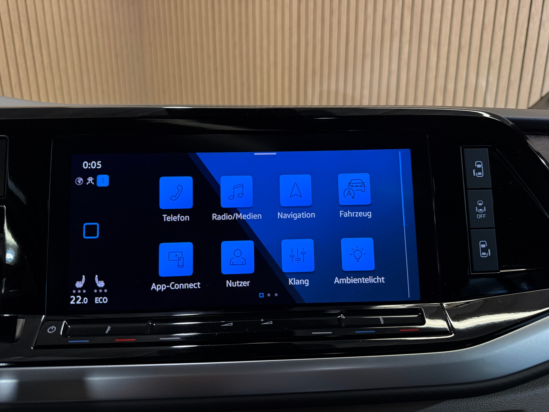 VW Multivan 1.4 eHybrid Style DSG Lang *7Sitze*-image-11