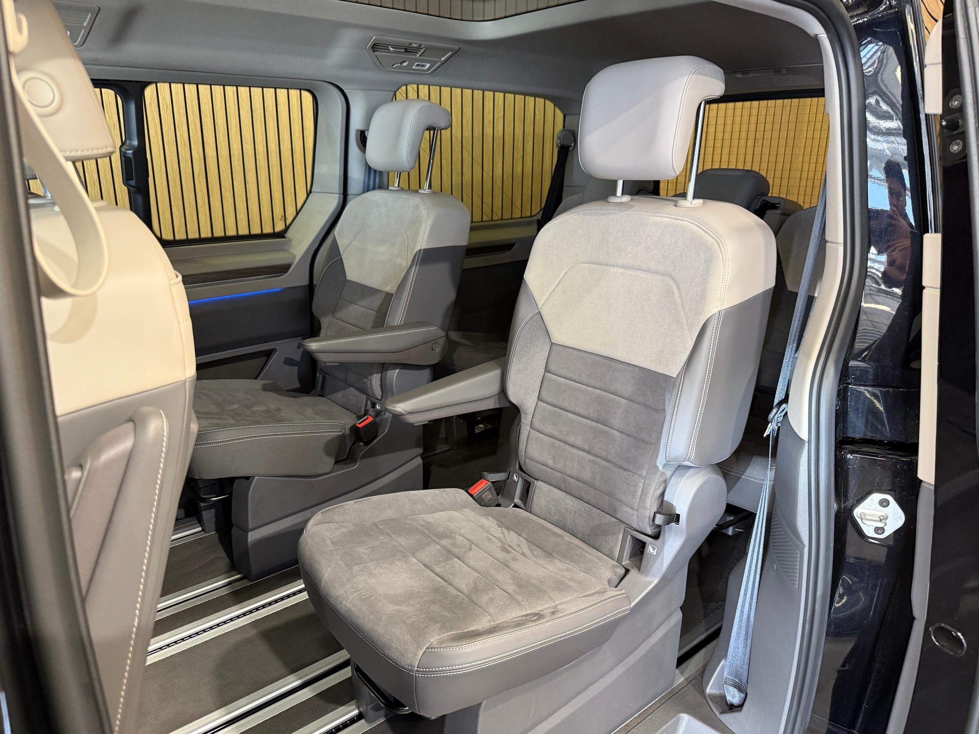 VW Multivan 1.4 eHybrid Style DSG Lang *7Sitze*-image-19
