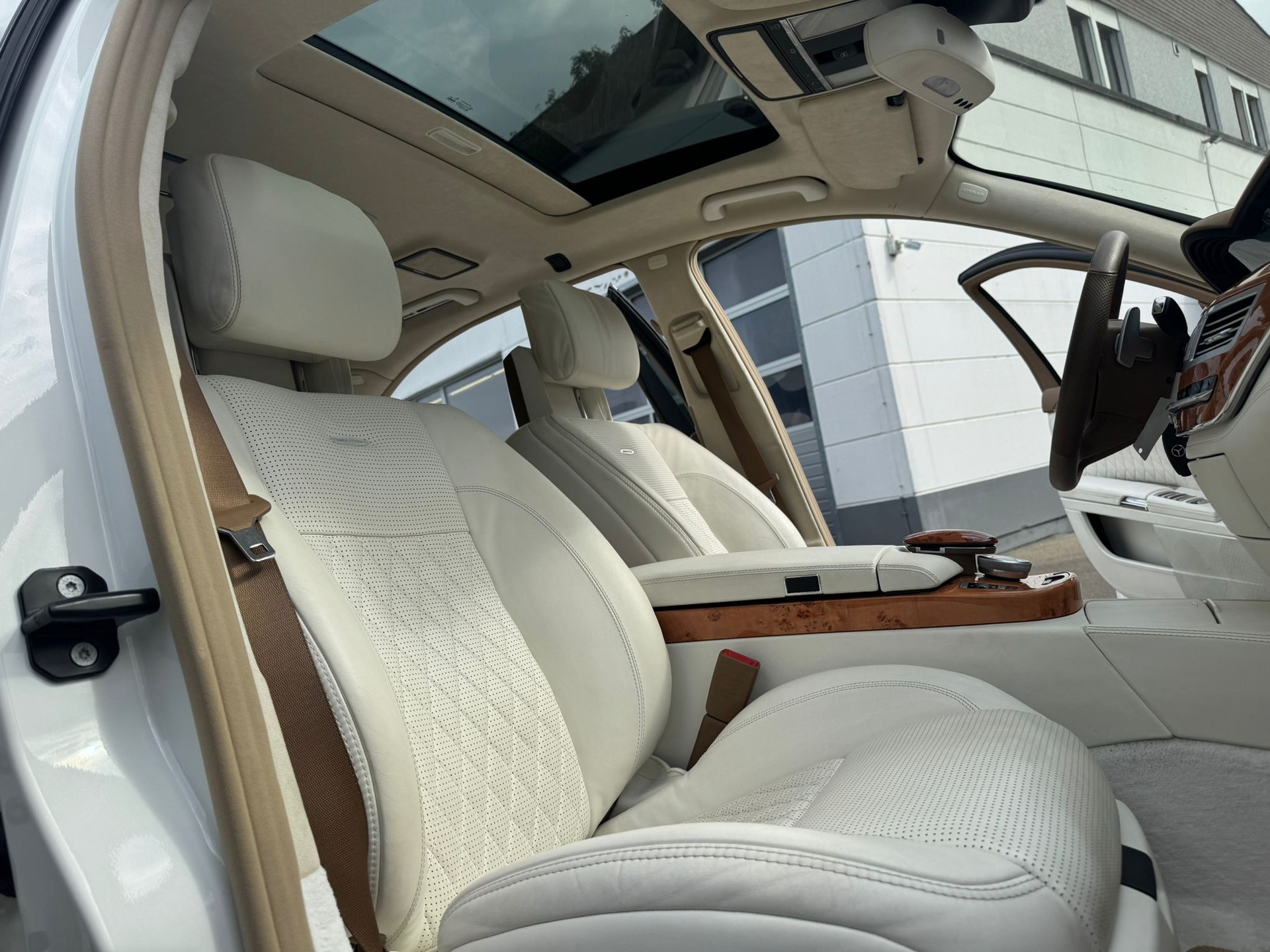 MERCEDES-BENZ S 65 AMG L Automatic-image-9