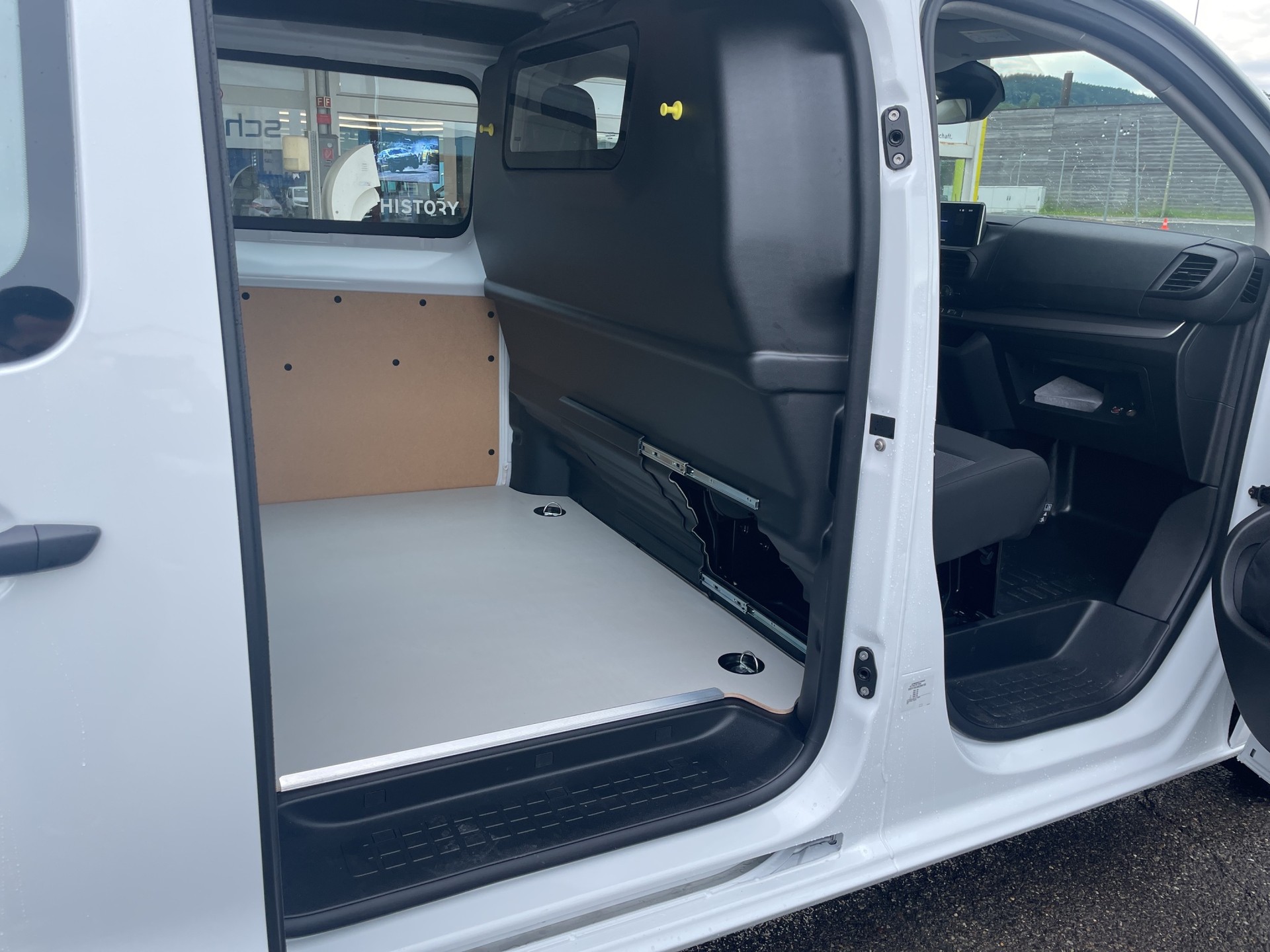 OPEL Vivaro-e Cargo 75kWh-image-11