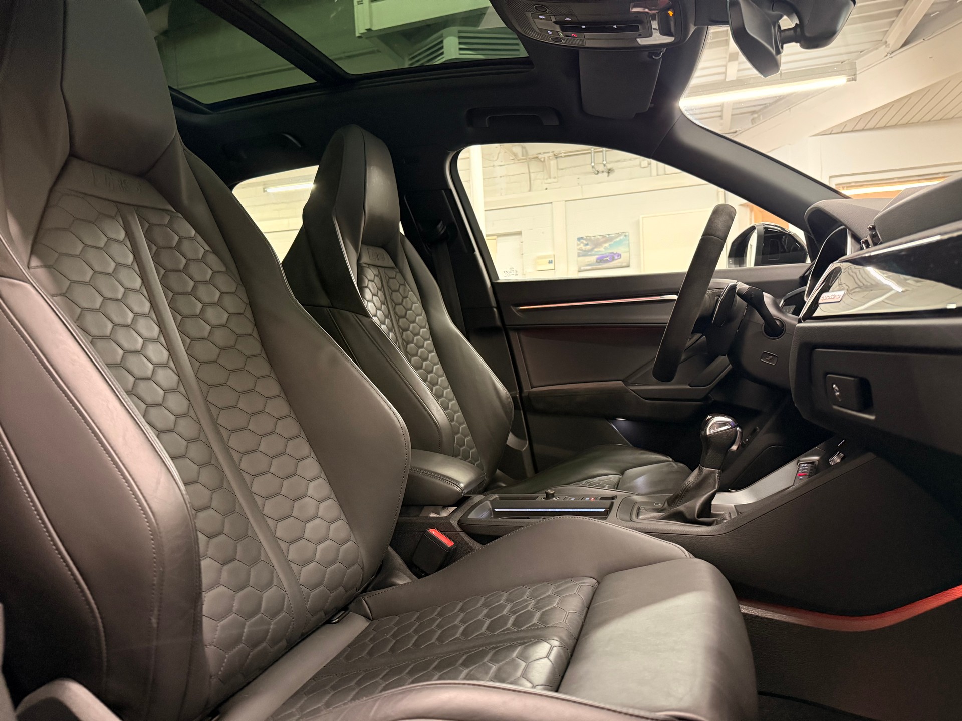 AUDI RS Q3 2.5 TFSI quattro S tronic-image-6