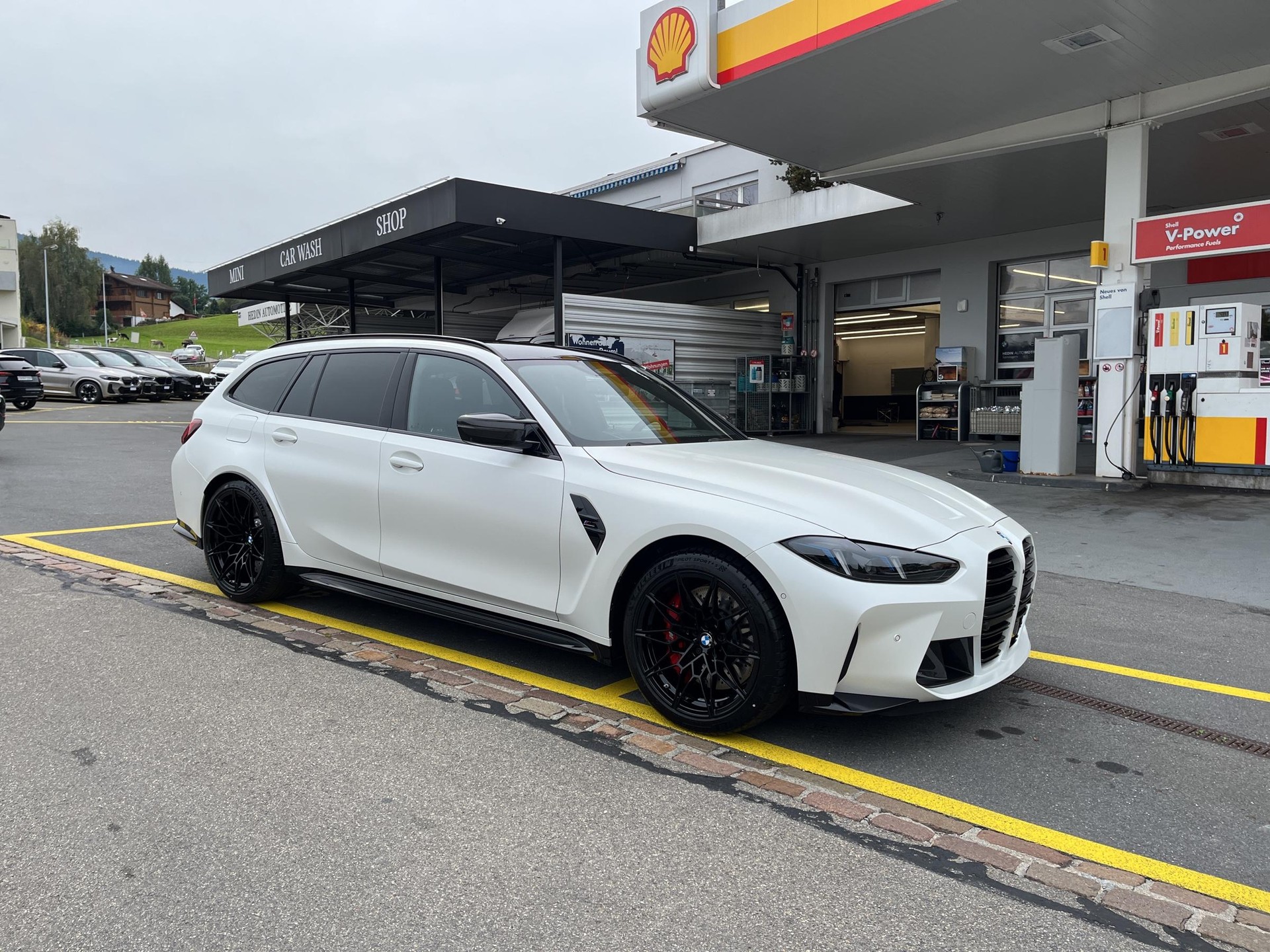 BMW M3 Competition xDrive Touring-image-17