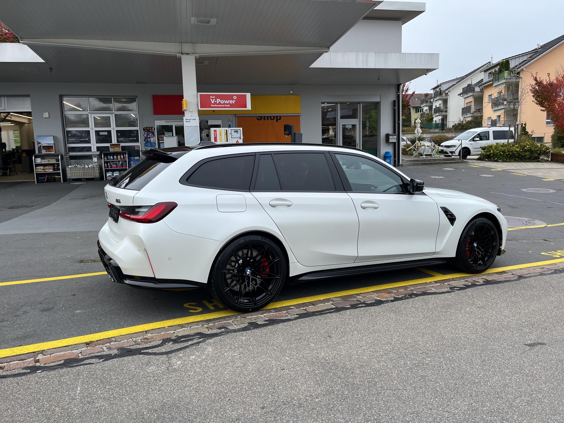 BMW M3 Competition xDrive Touring-image-15