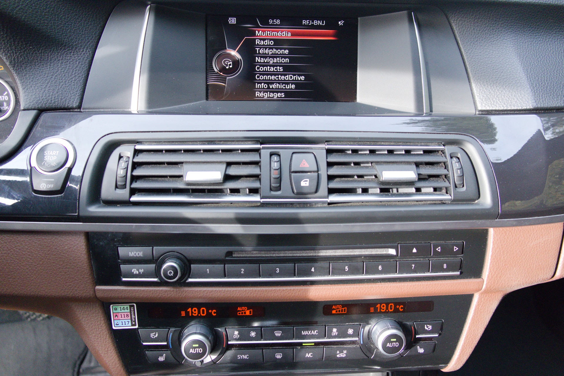 BMW 520i Touring-image-14