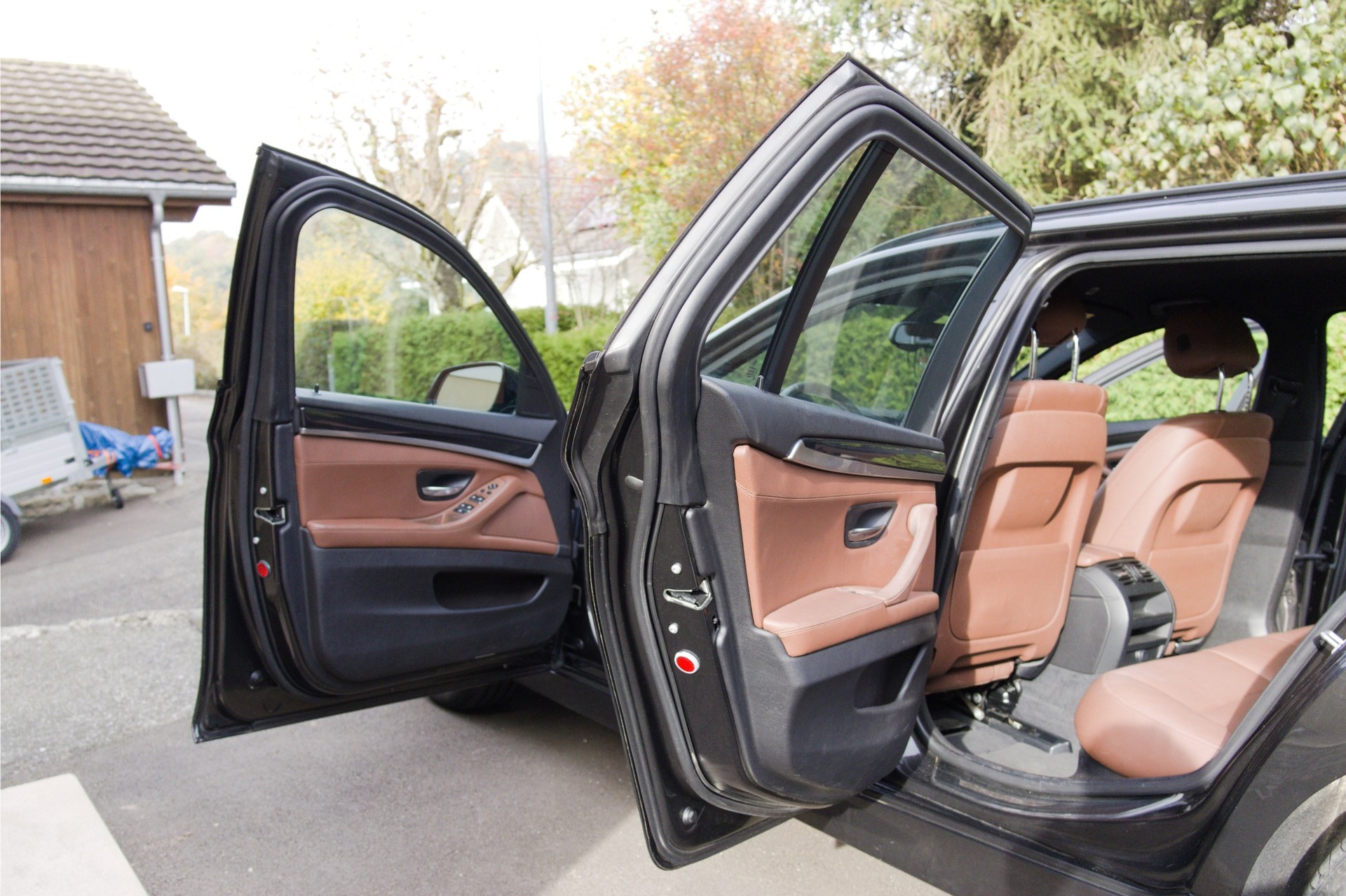 BMW 520i Touring-image-14