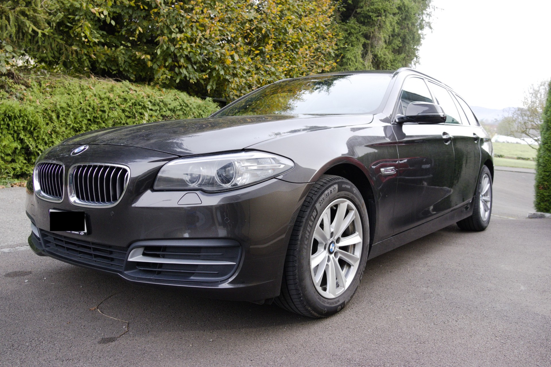 BMW 520i Touring-image-0