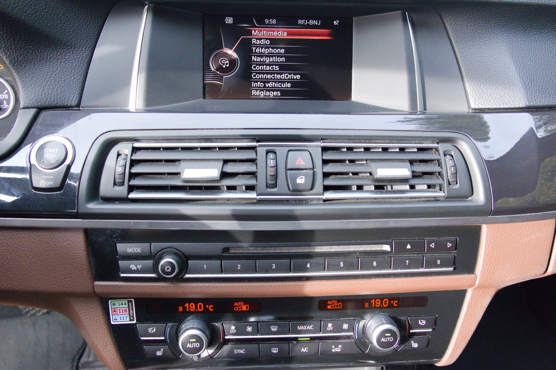 BMW 520i Touring-image-9