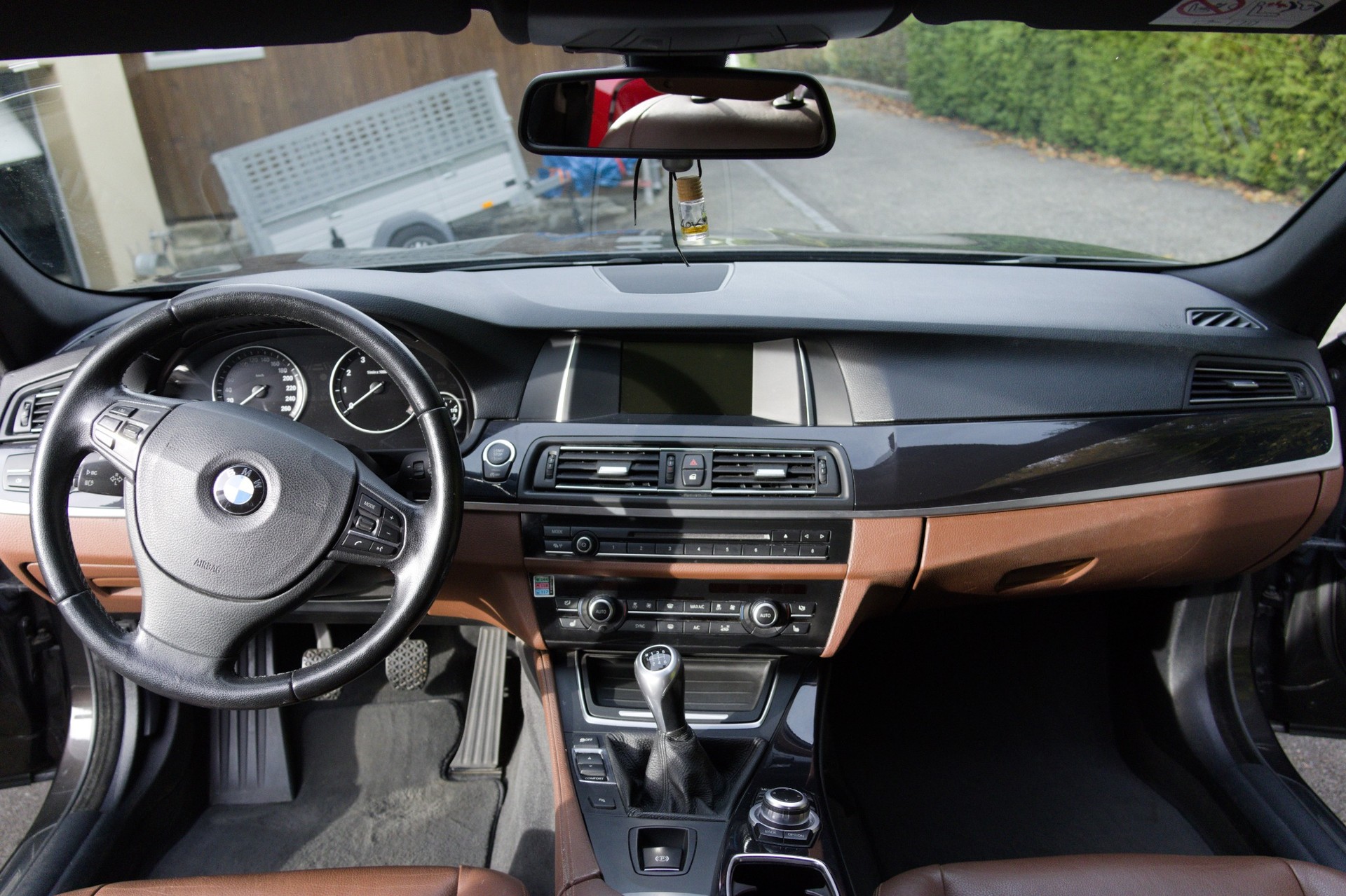BMW 520i Touring-image-8