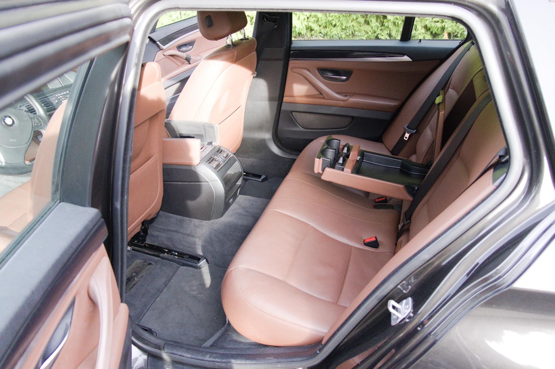 BMW 520i Touring-image-11