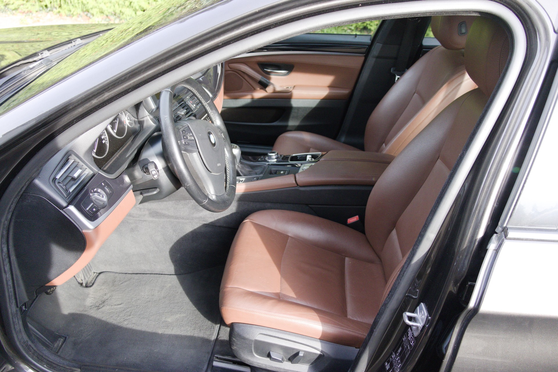 BMW 520i Touring-image-9