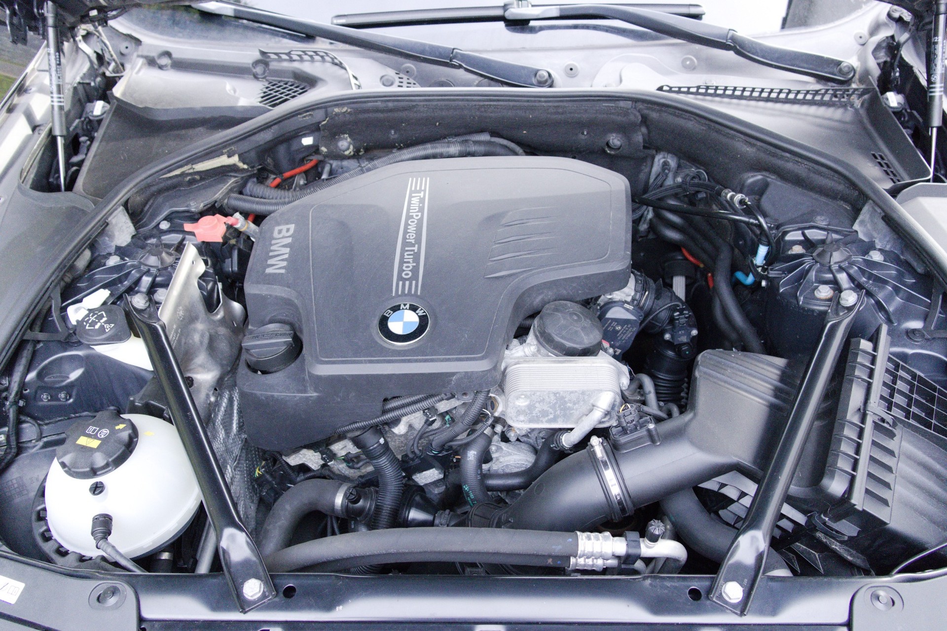 BMW 520i Touring-image-17