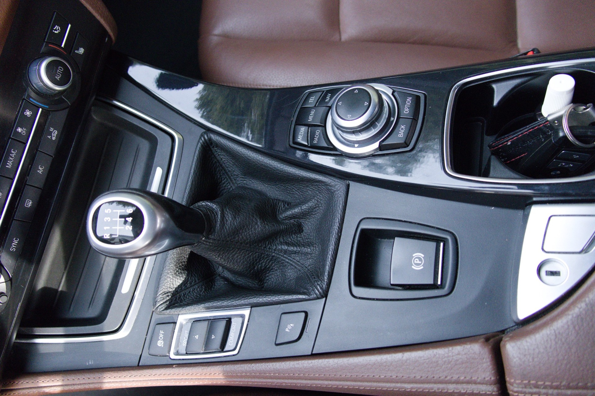BMW 520i Touring-image-10