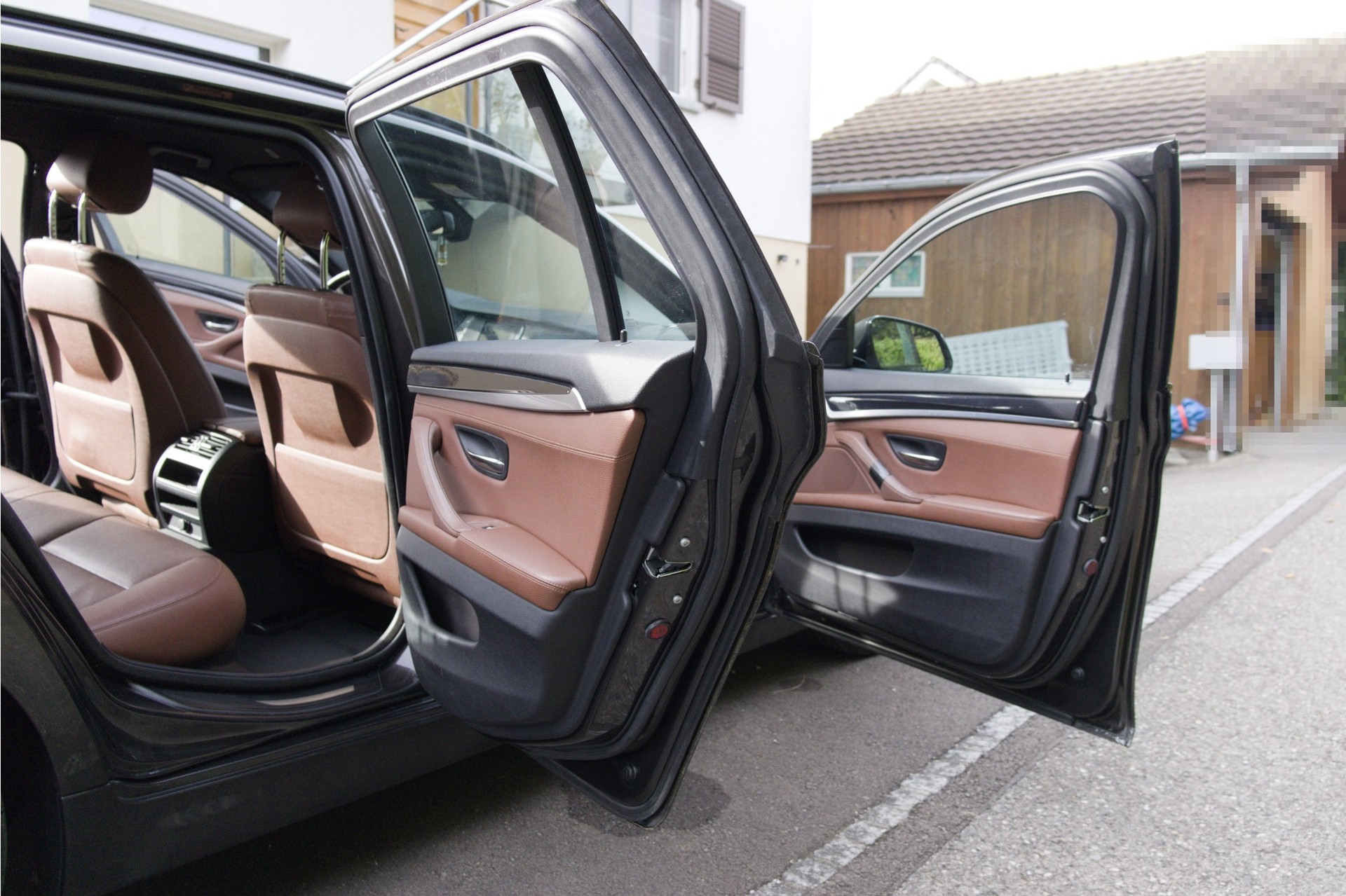 BMW 520i Touring-image-13