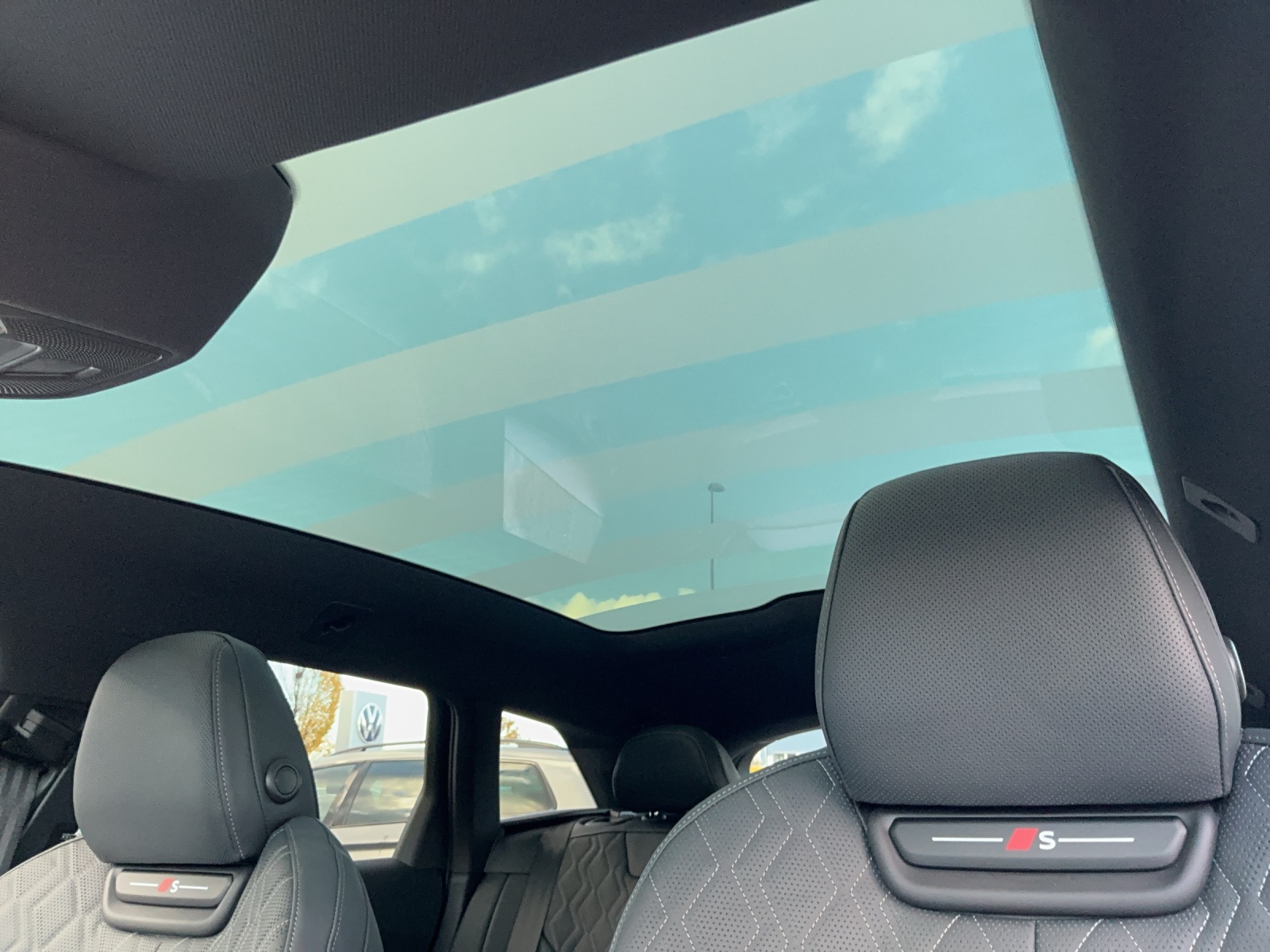AUDI A6 Avant e-tron quattro-image-13