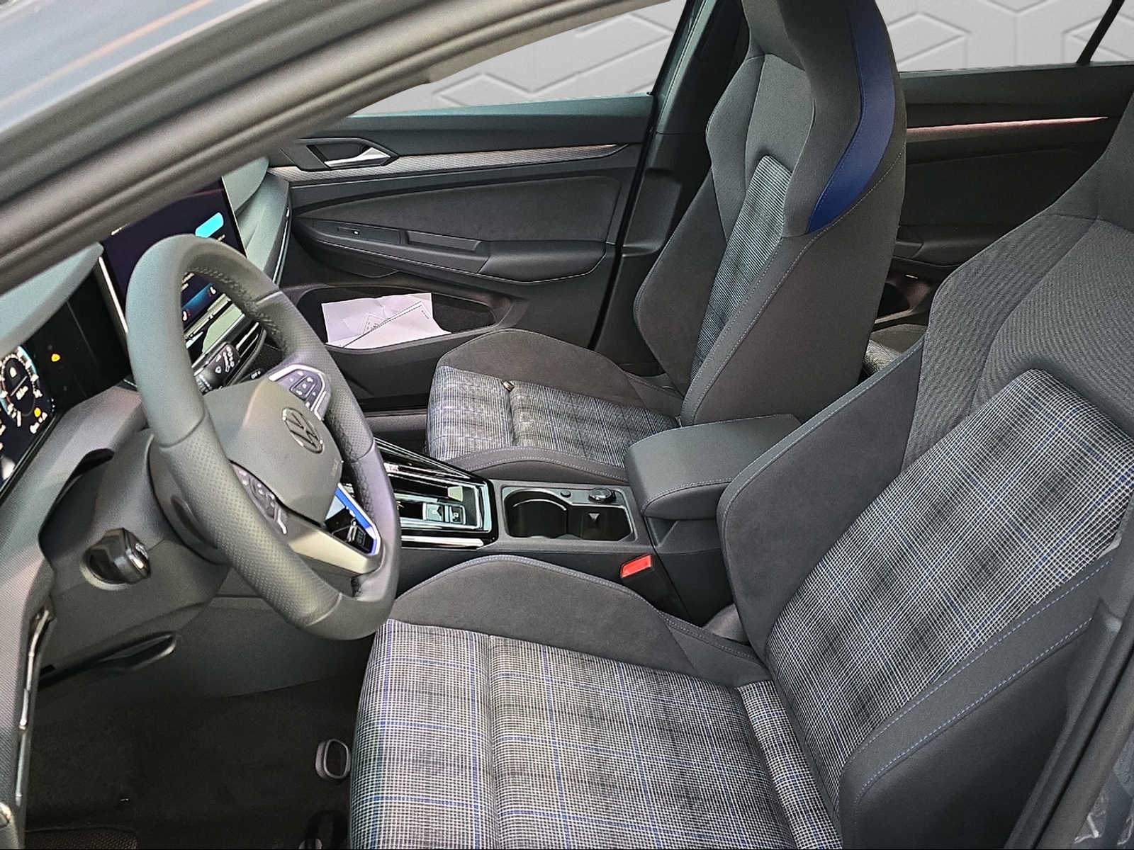 VW VW Golf GTE-image-6