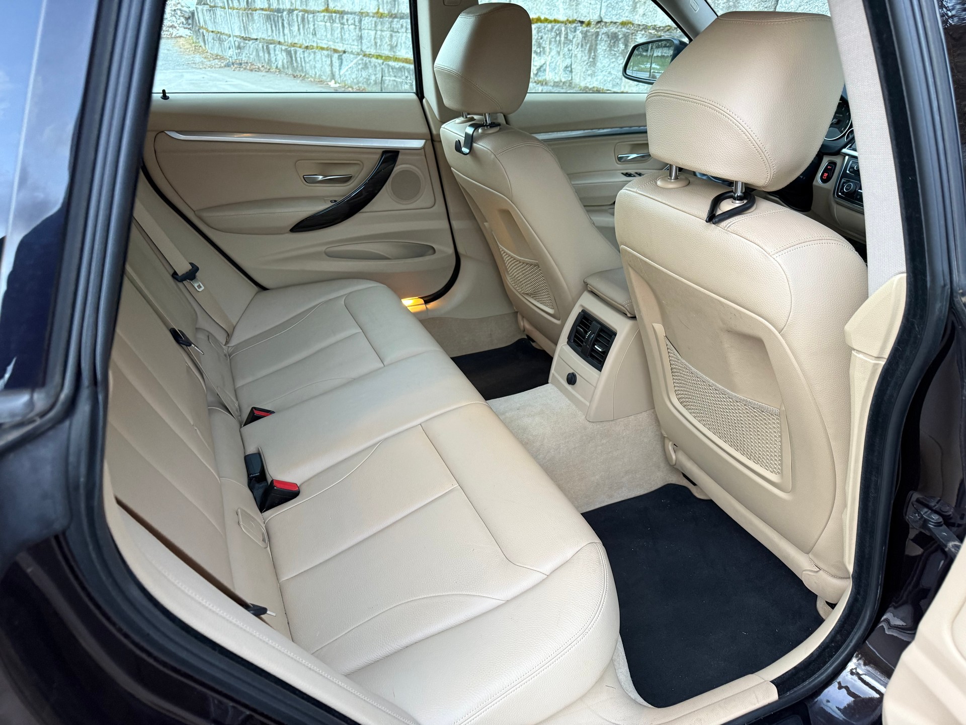 BMW 320d GT xDrive Luxury Line Steptronic-image-6