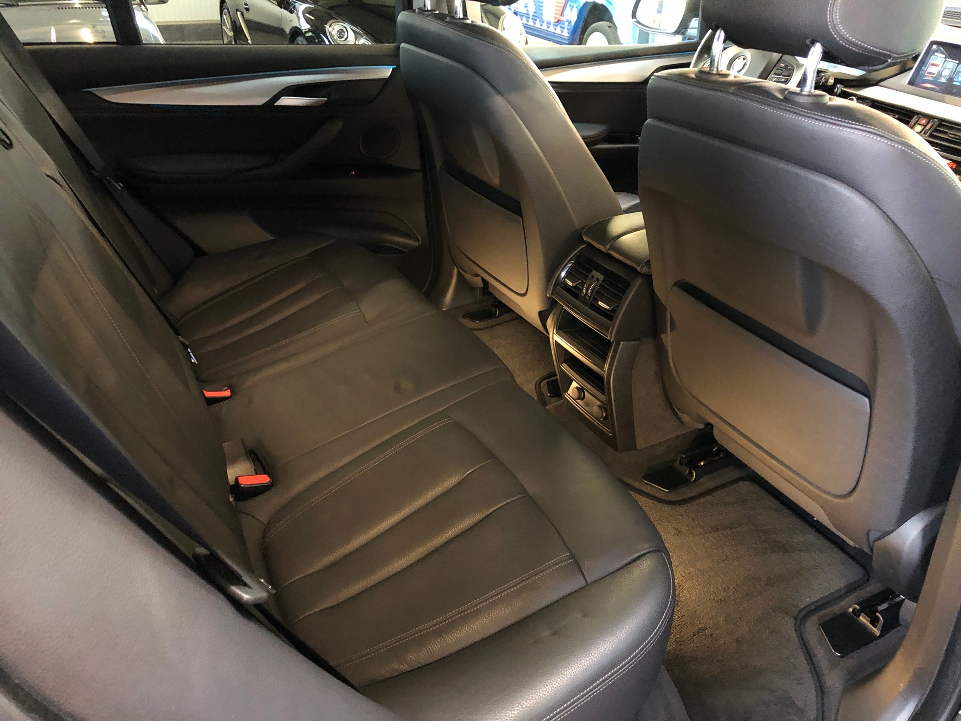 BMW X5 xDrive 25d Steptronic-image-17