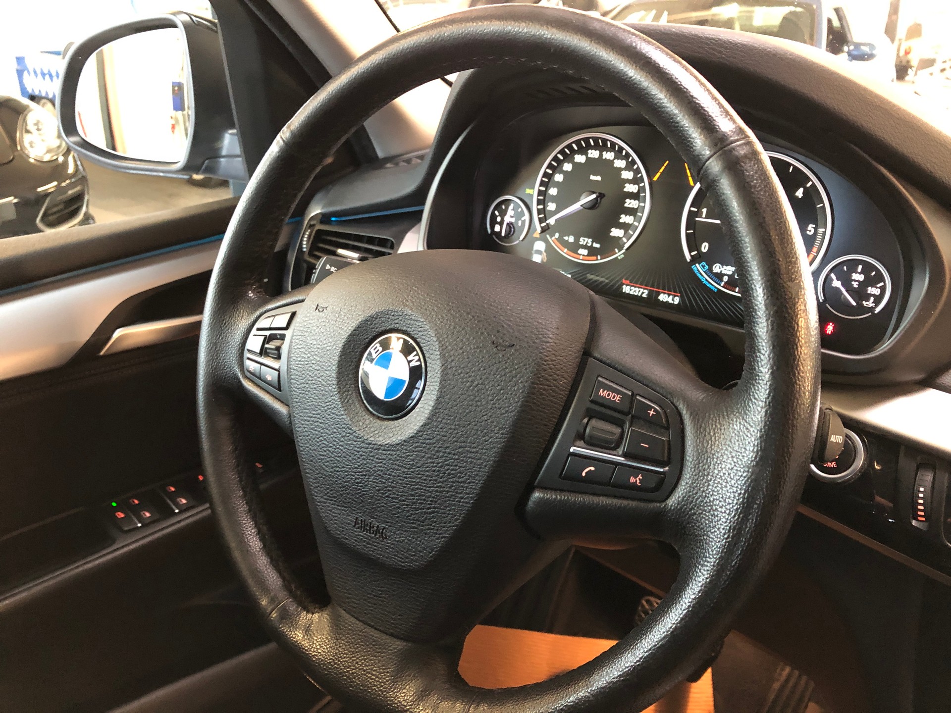 BMW X5 xDrive 25d Steptronic-image-16