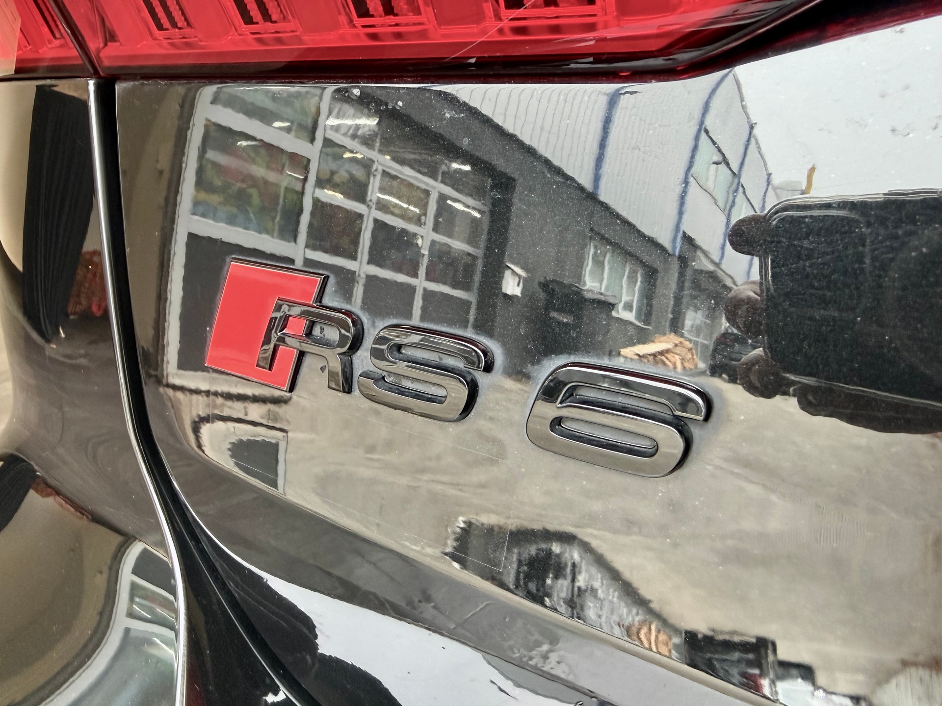 AUDI RS6 Avant-image-12