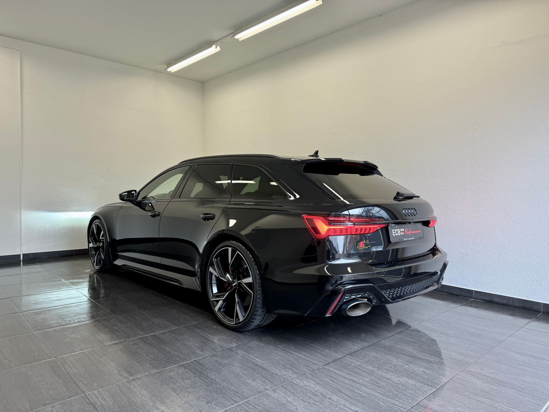AUDI RS6 Avant-image-9