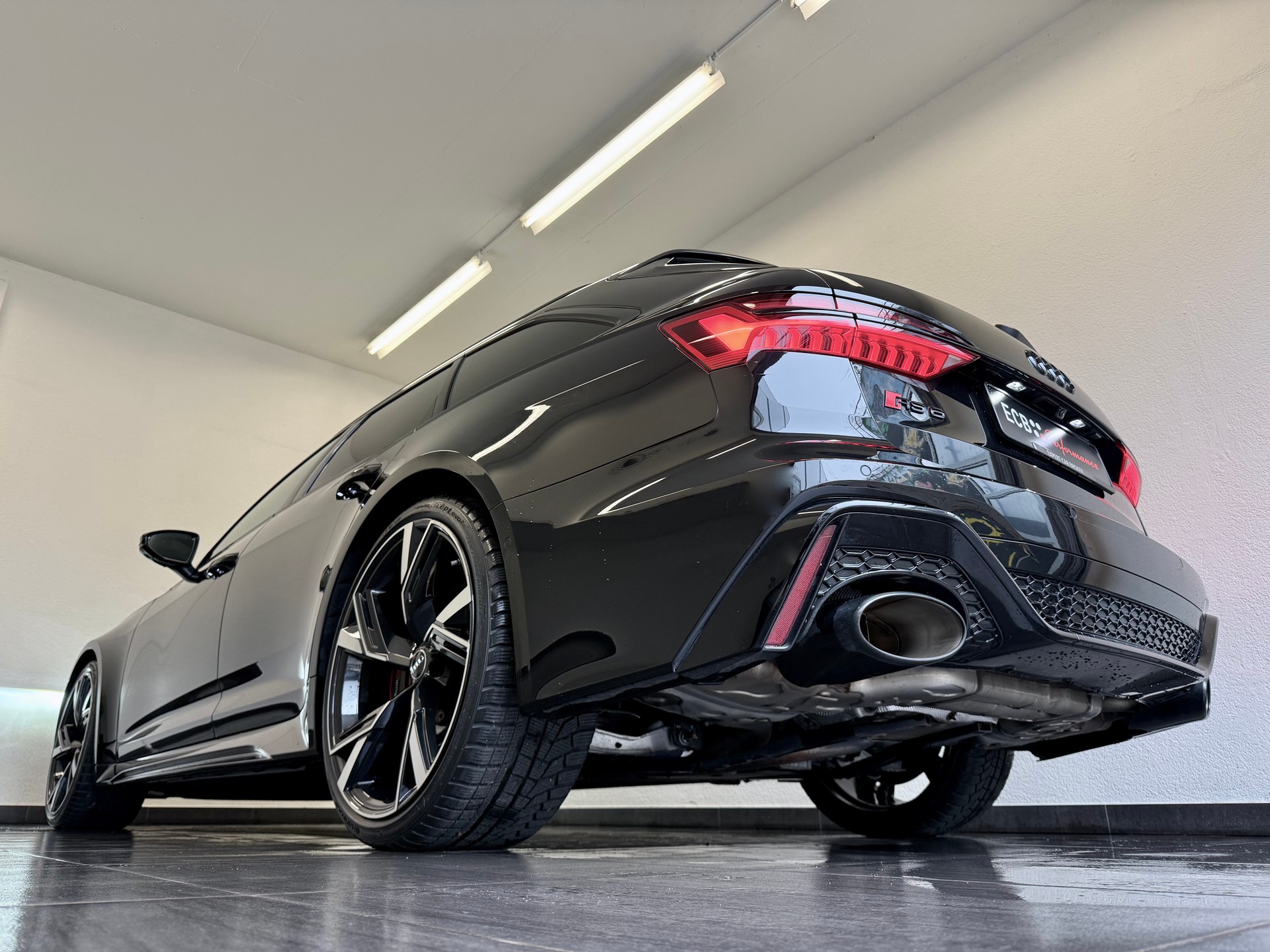 AUDI RS6 Avant-image-8