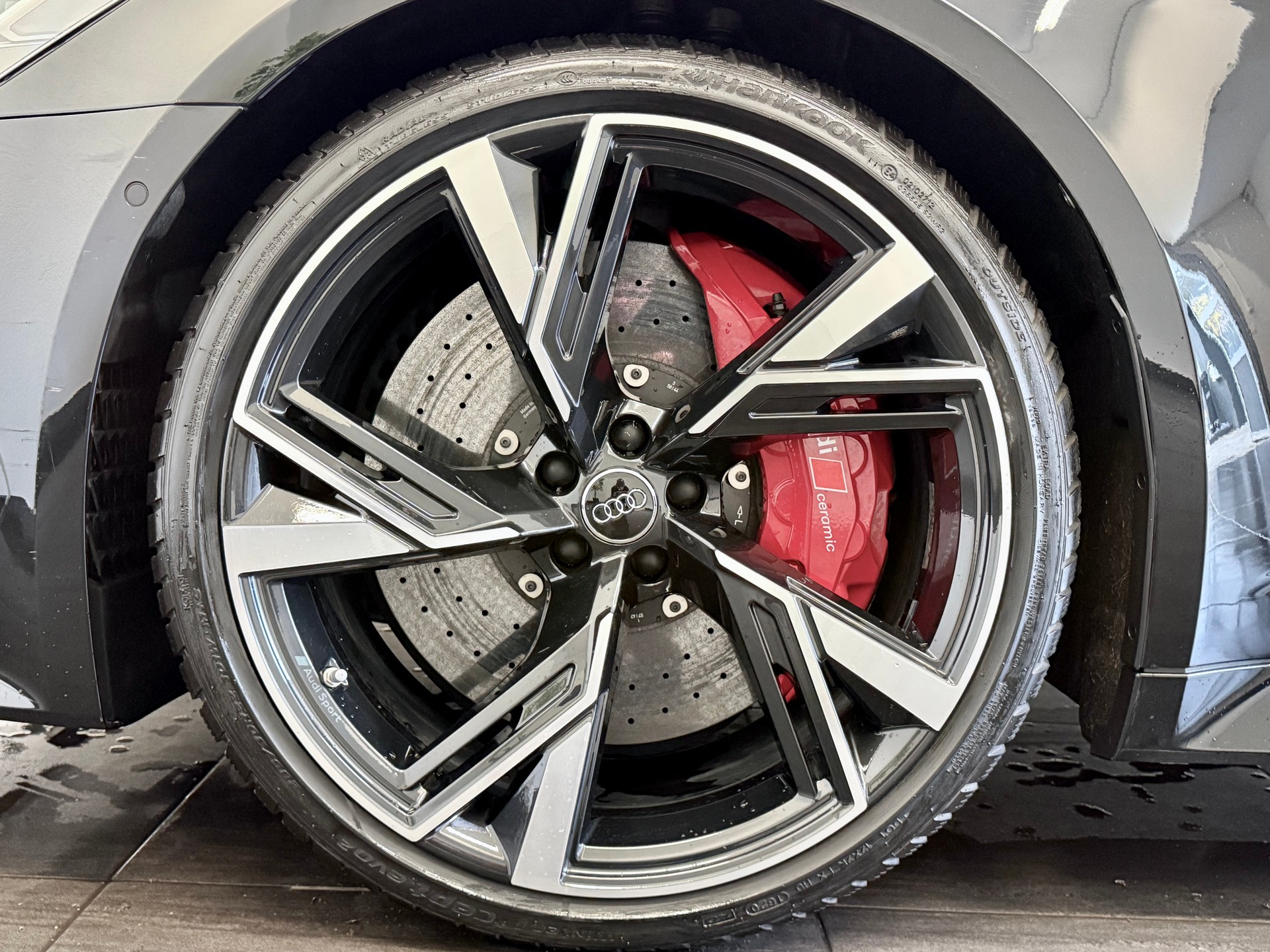 AUDI RS6 Avant-image-5
