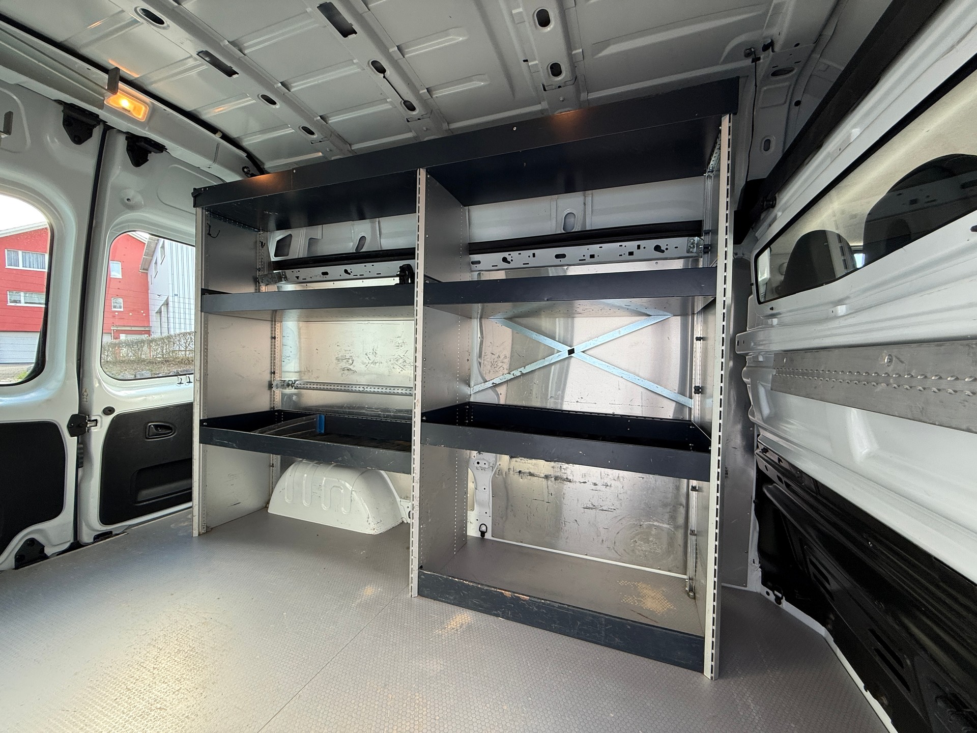 RENAULT Trafic 2.0 Blue dCi 150 Advance 3.5t L2H2 EN mit Anhängerkupplung-image-5