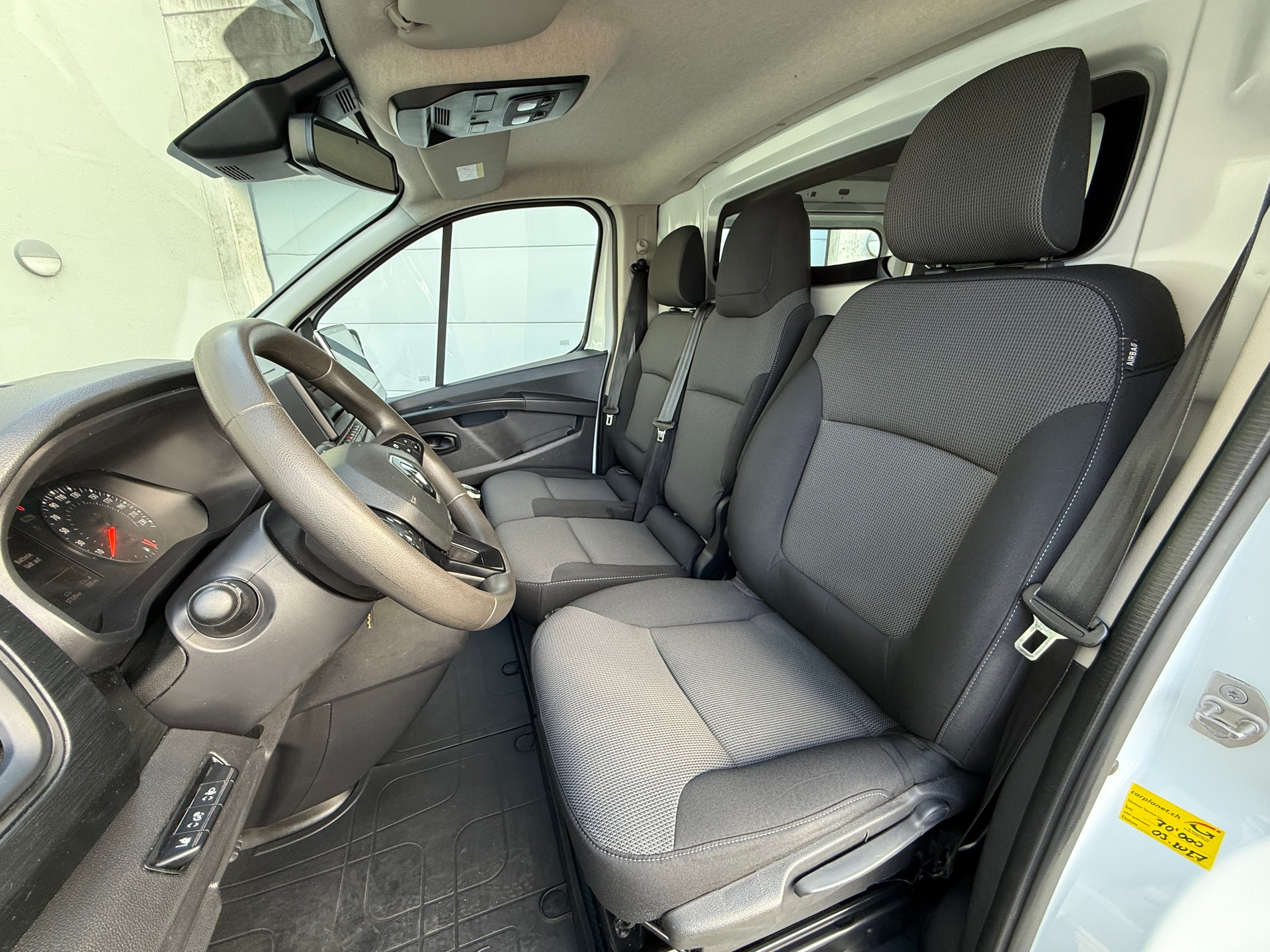 RENAULT Trafic 2.0 Blue dCi 150 Advance 3.5t L2H2 EN mit Anhängerkupplung-image-18