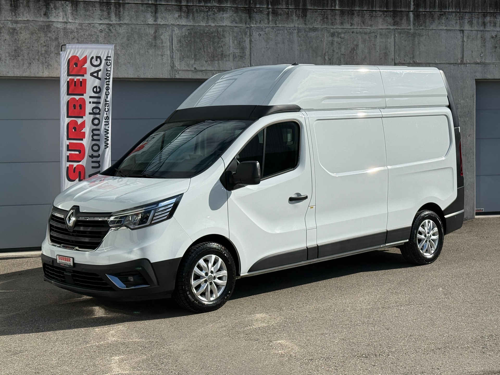 RENAULT Trafic 2.0 Blue dCi 150 Advance 3.5t L2H2 EN mit Anhängerkupplung