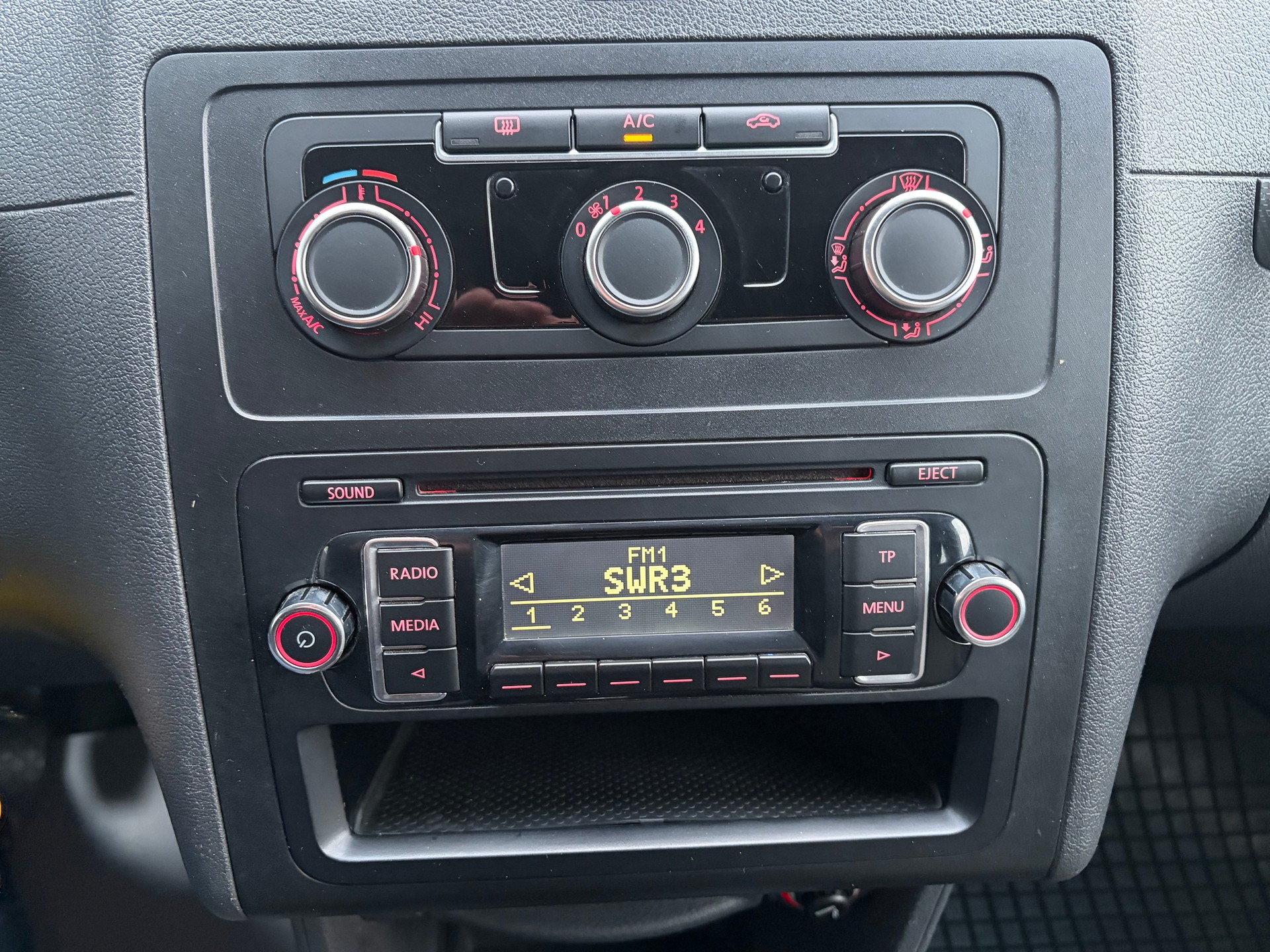 VW Caddy 2.0 TDI 4Motion-image-13
