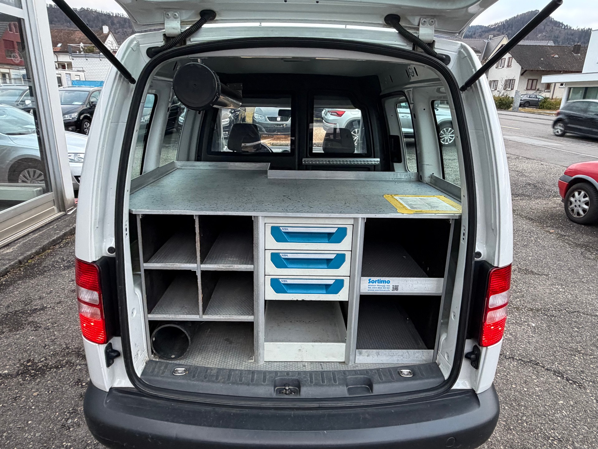 VW Caddy 2.0 TDI 4Motion-image-6