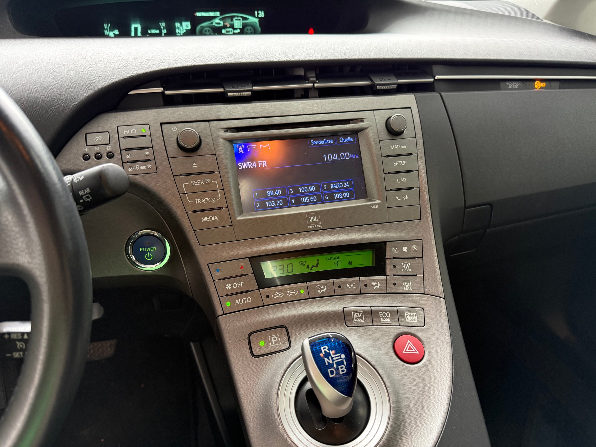 TOYOTA Prius 1.8 VVT-i HSD Sol P-image-14