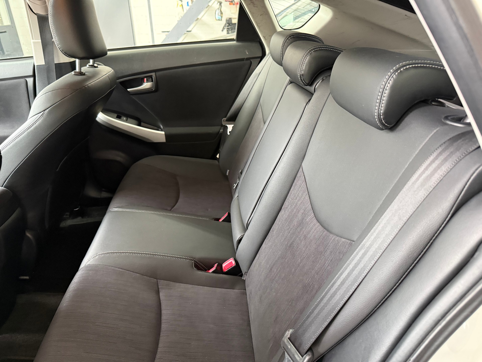 TOYOTA Prius 1.8 VVT-i HSD Sol P-image-11